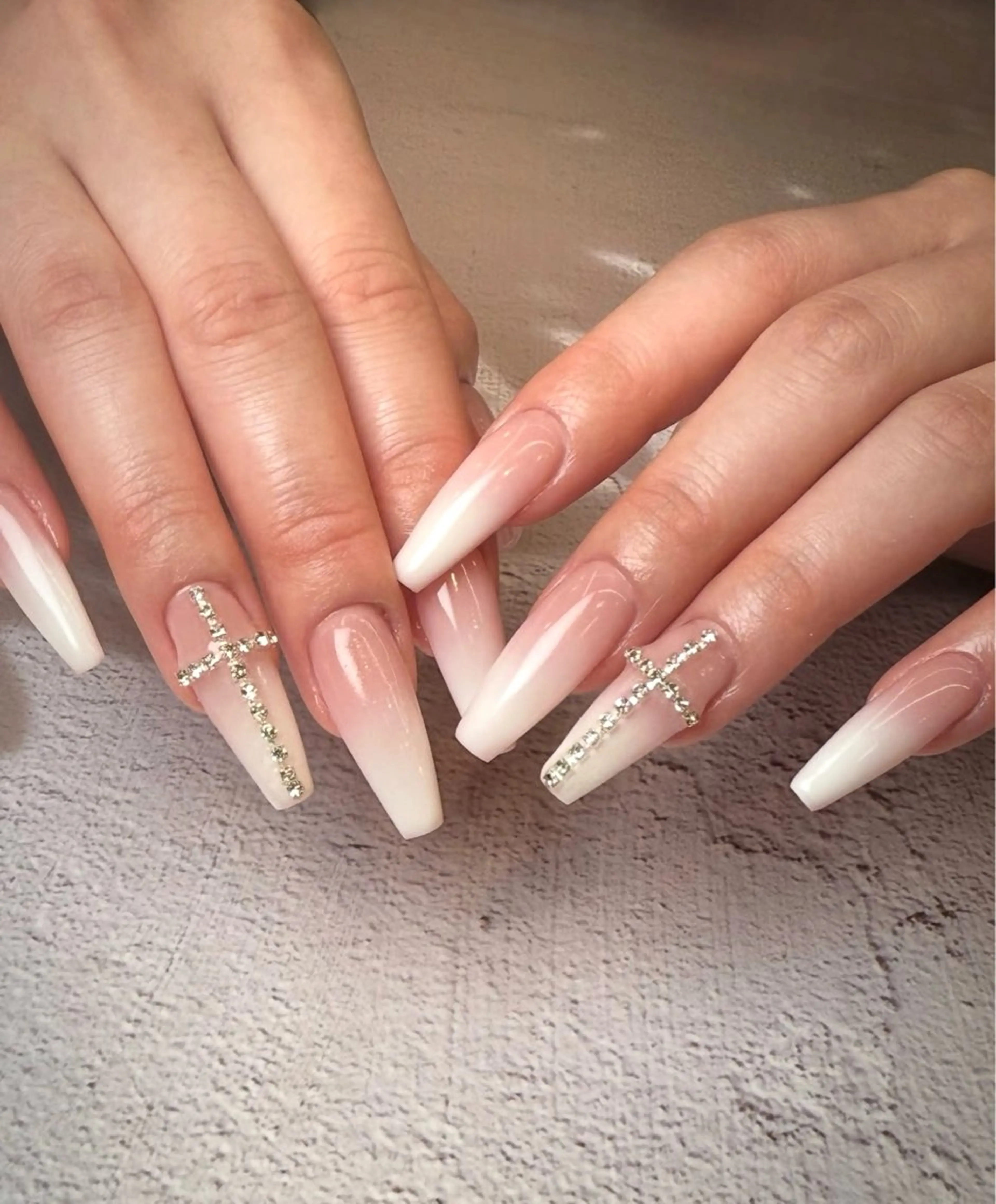 ネイル フラッシュネイル フレンチネイル グラデーション キラキラネイル 韓国ネイル ハンドネイル Lina nail所属・Lunaa 池袋のネイルデザイン