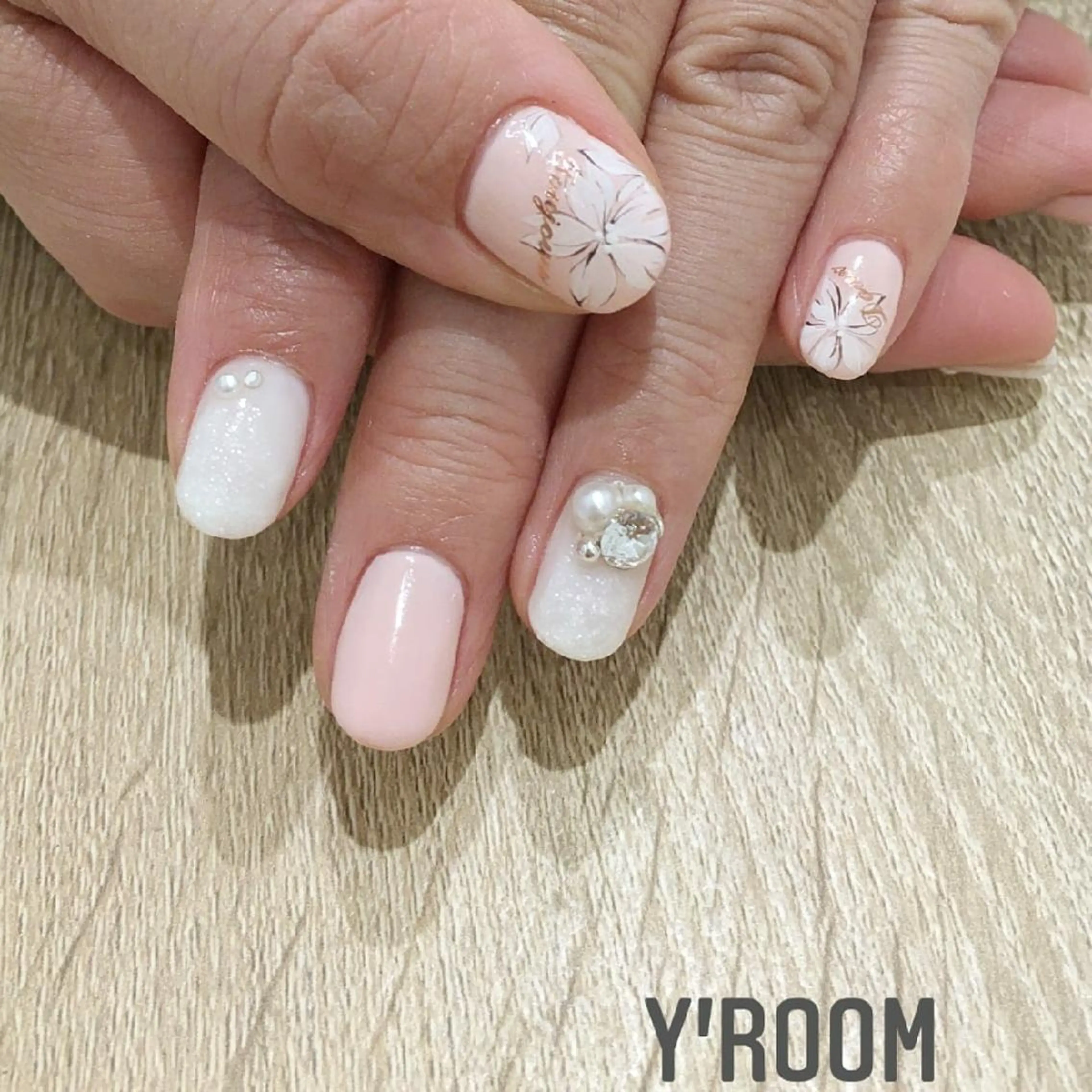 ネイル 桜ネイル フラッシュネイル ジェルネイル マグネットネイル ニュアンスネイル YUKA （ネイリスト）のネイルデザイン