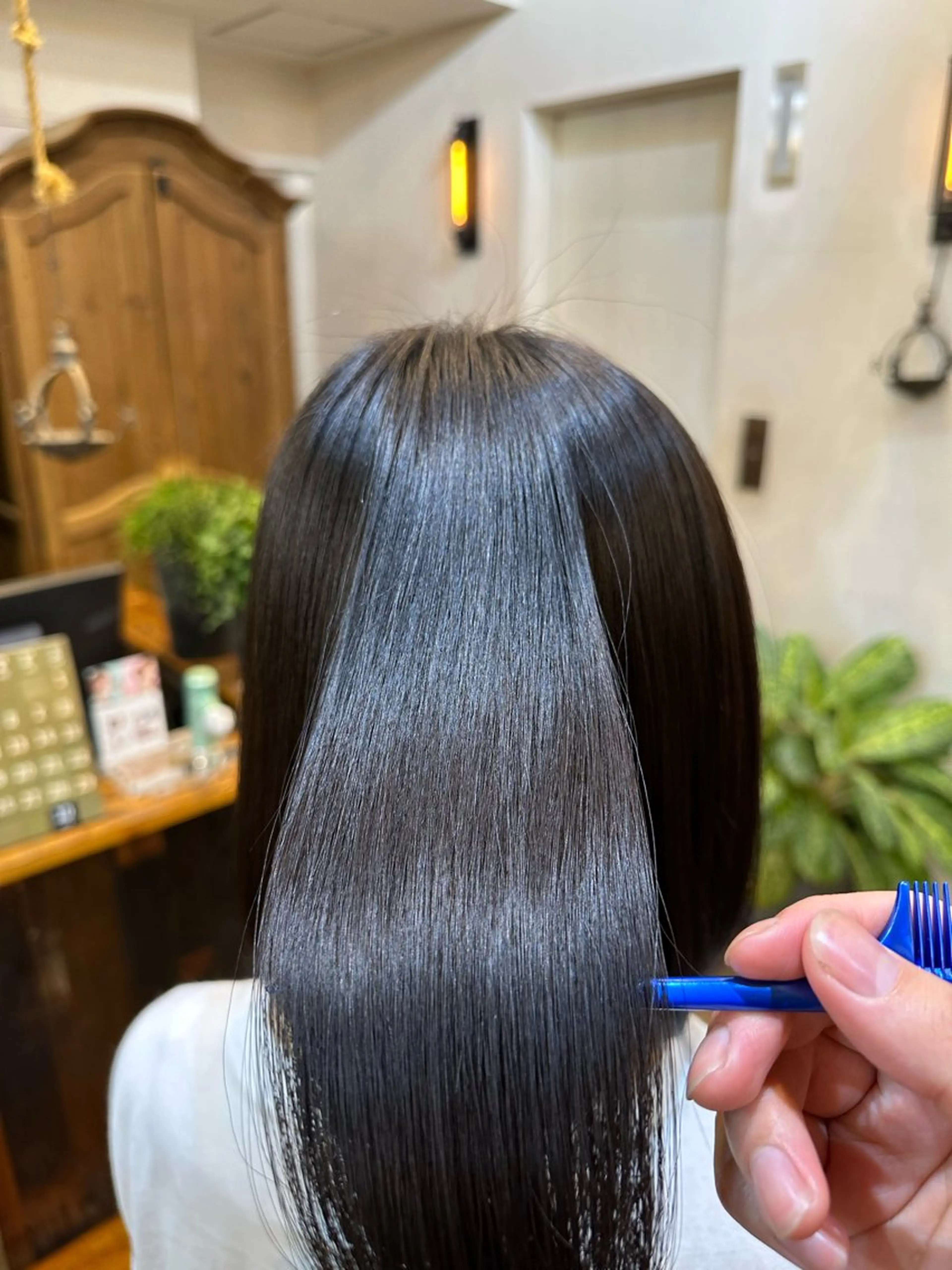 ショート カラー 黒髪 ブリーチ ナチュラルブラック ヘアカラー 川口開世 cutのヘアスタイル