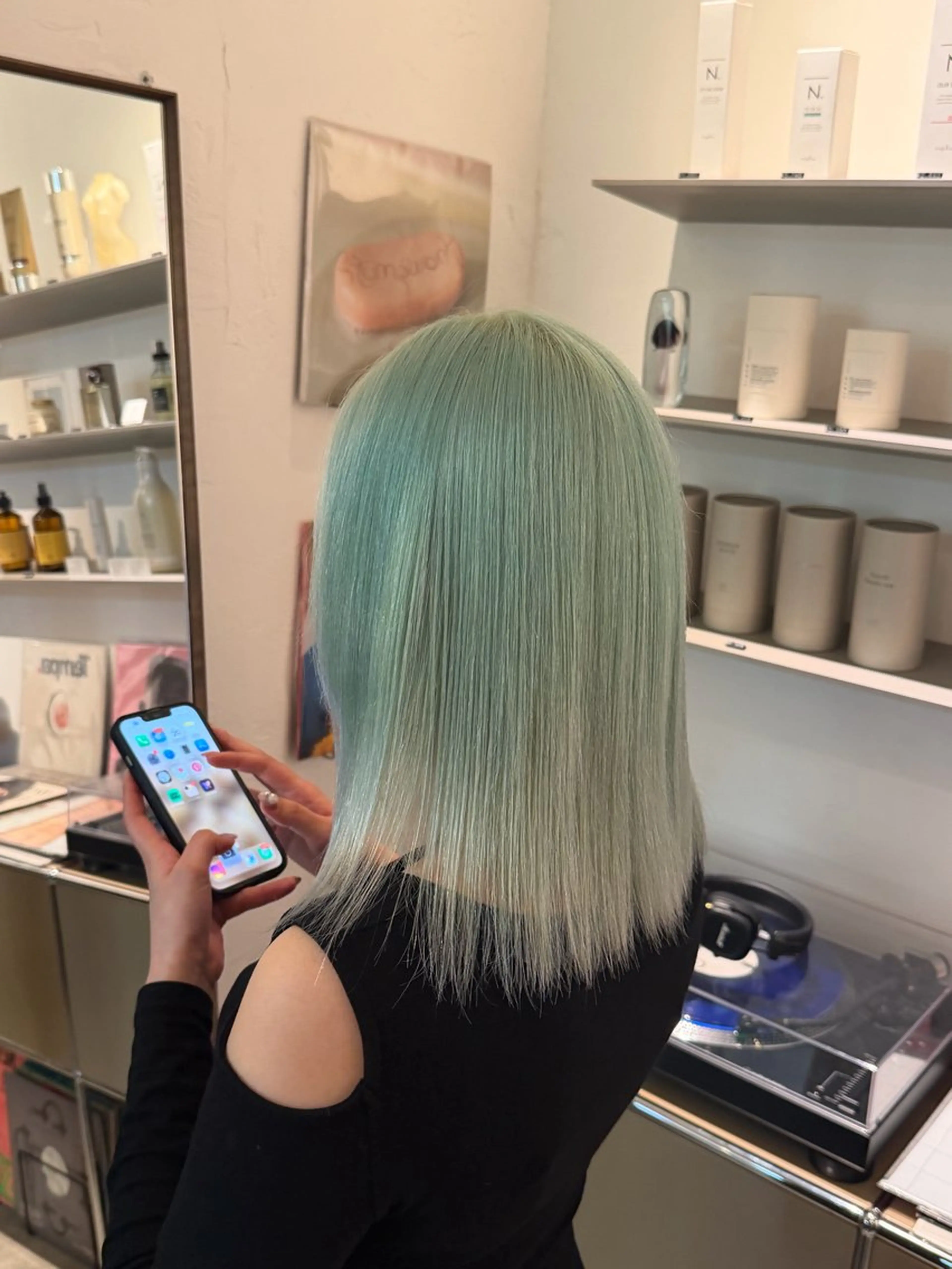 ミディアム カラー ヘアカラー Tsukasa/ ハイトーン/寒色のヘアスタイル