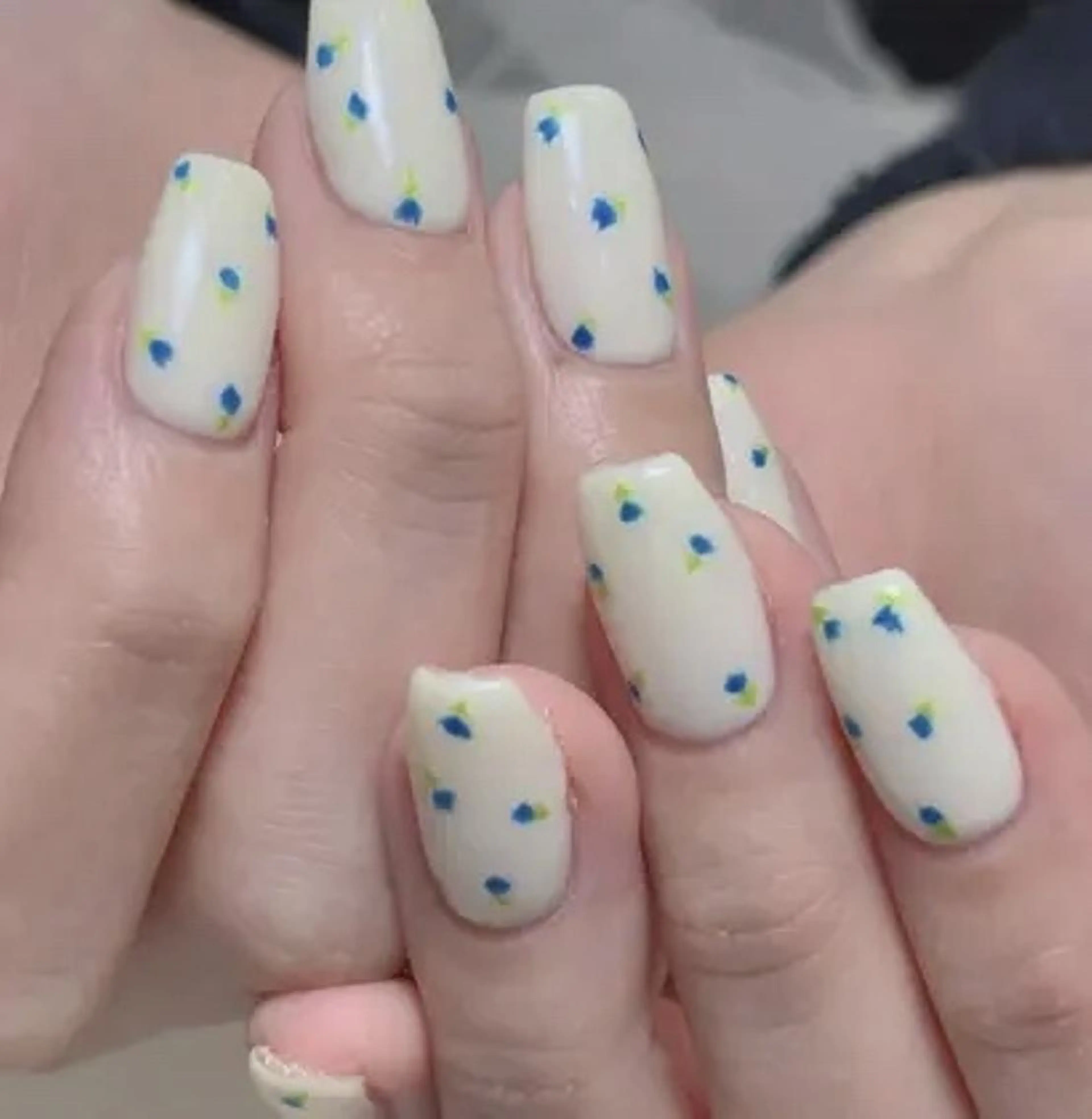 ネイル 🌼リオナ ♥️のネイルデザイン