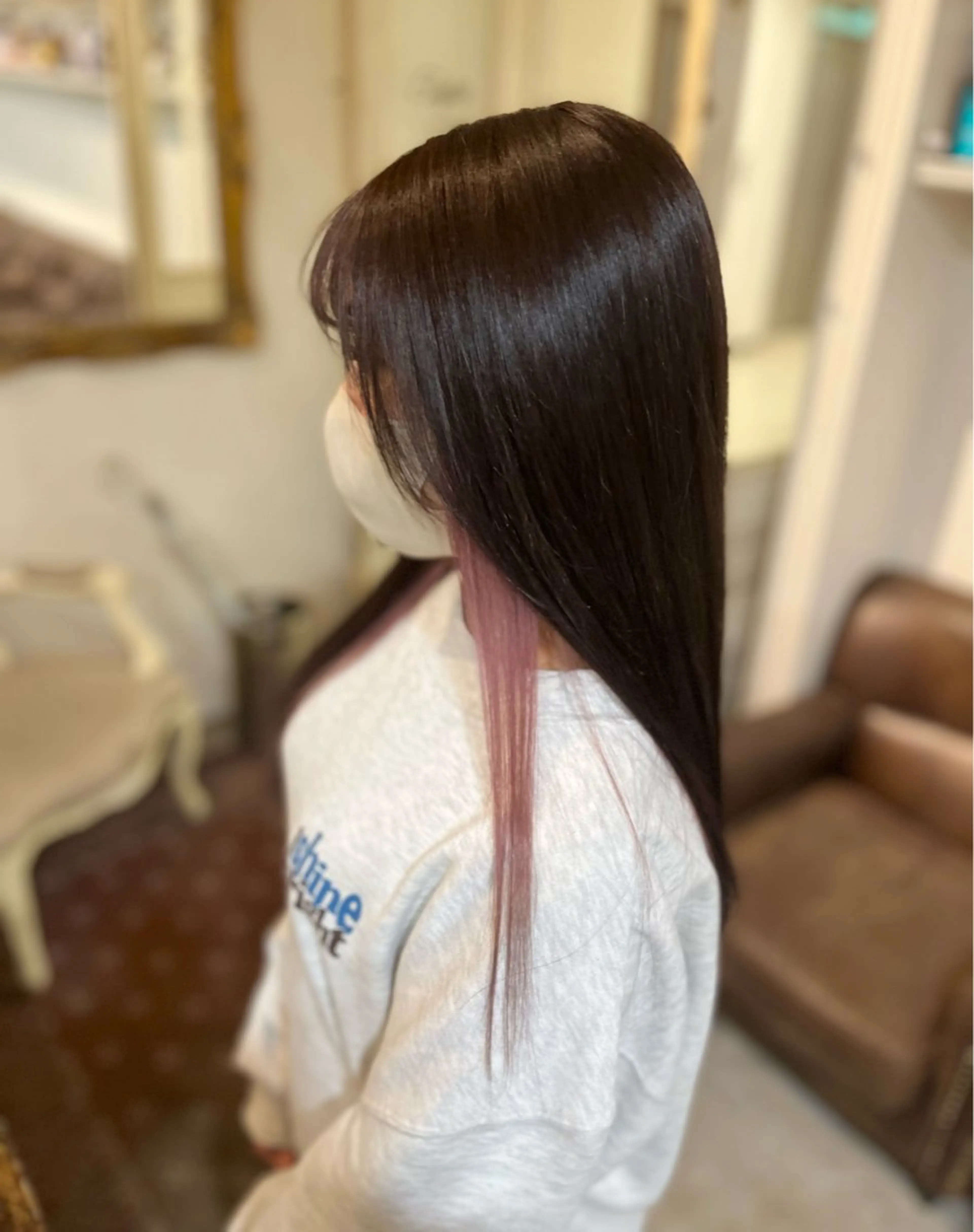 カラー ラベンダーカラー ピンクカラー ピンクラベンダー ヘアカラー 森田翔斗 顔周りレイヤーのヘアスタイル