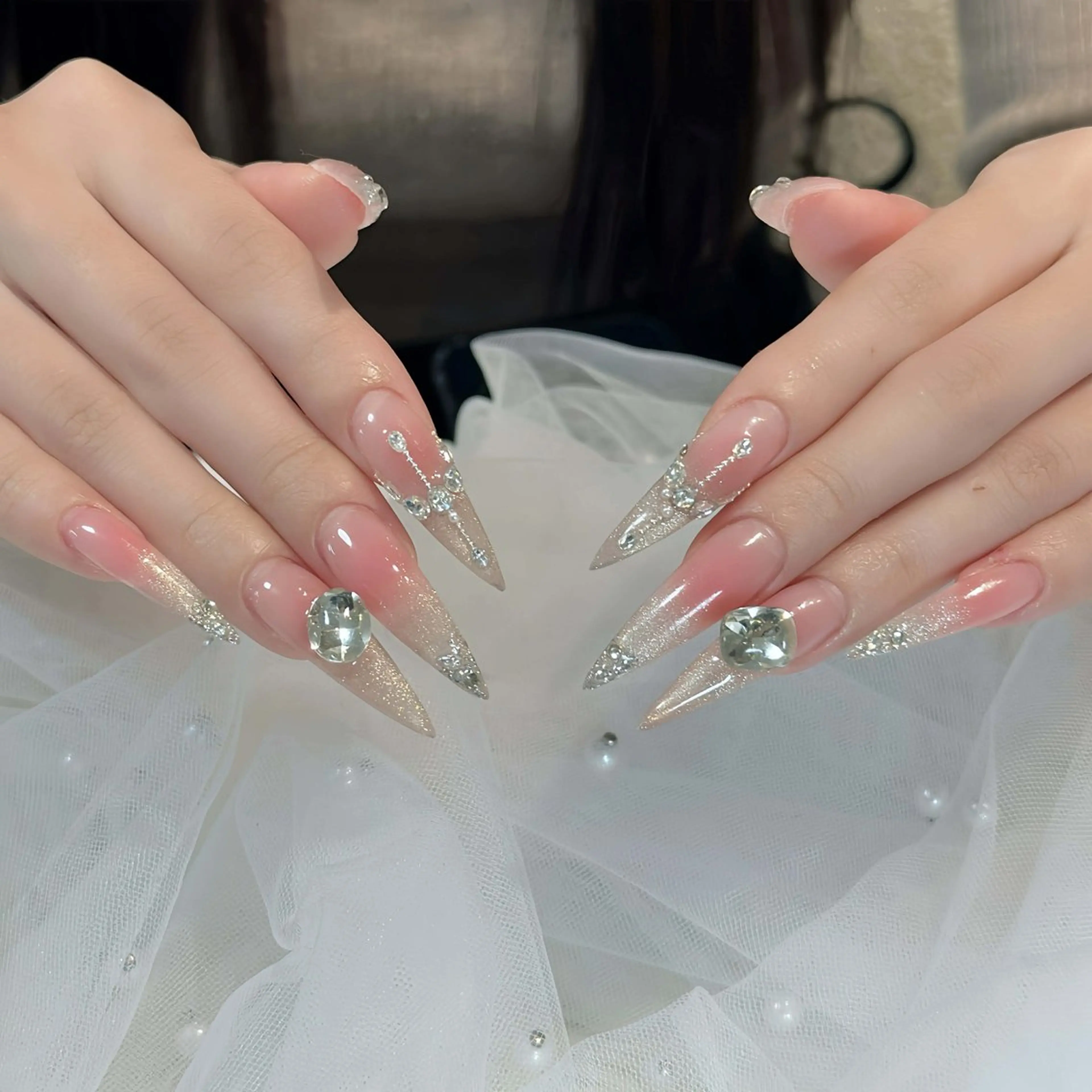 ネイル オーロラネイル ボルドー ブラウン 氷ネイル・うるうるネイル キラキラネイル Julli NailStudioのネイルデザイン