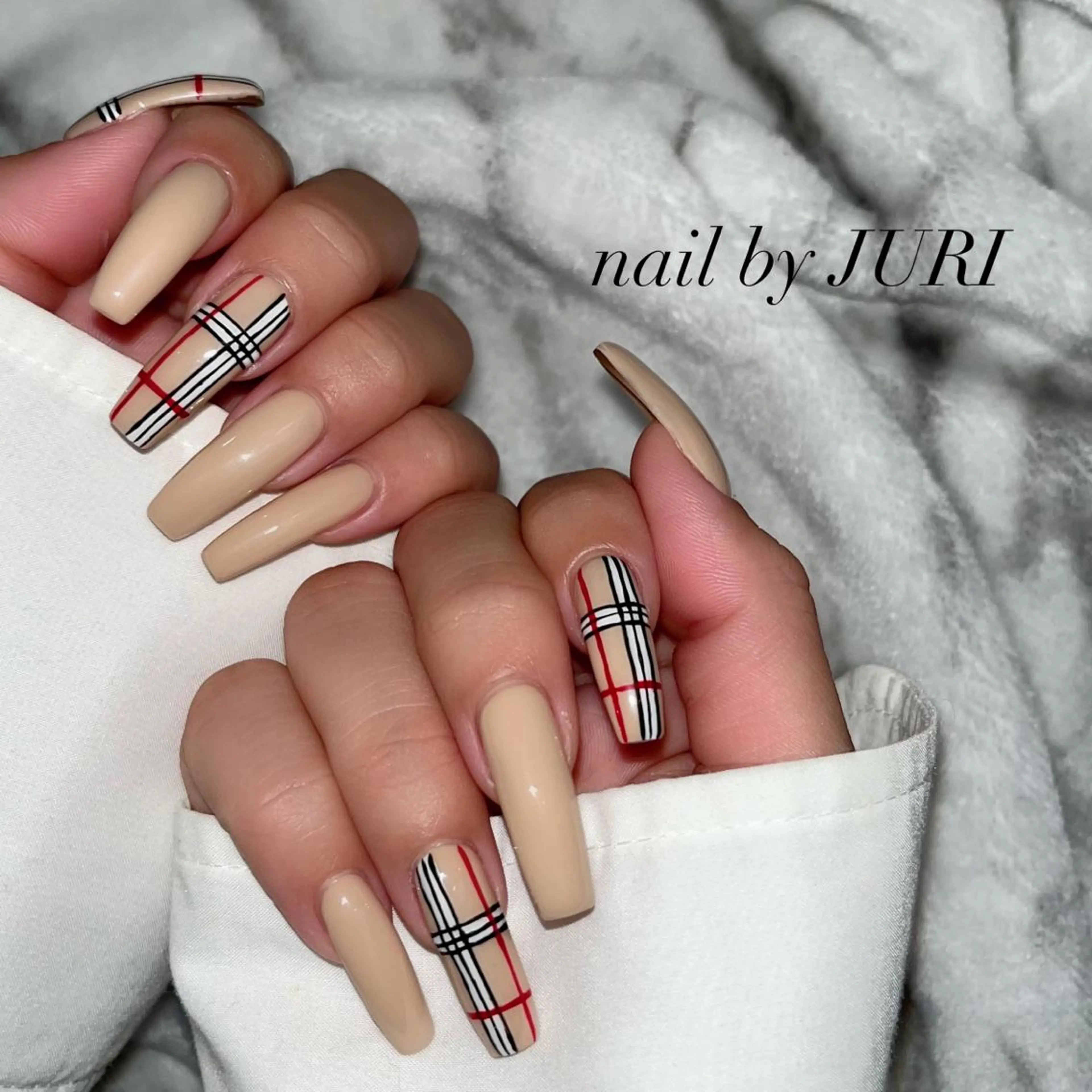 ネイル フットネイル フレンチネイル ジェルネイル ラメ(グリッター) ラメグラデーション NEO Beauty Salon所属・𝐍𝐄𝐎 𝐉𝐔𝐑𝐈のネイルデザイン