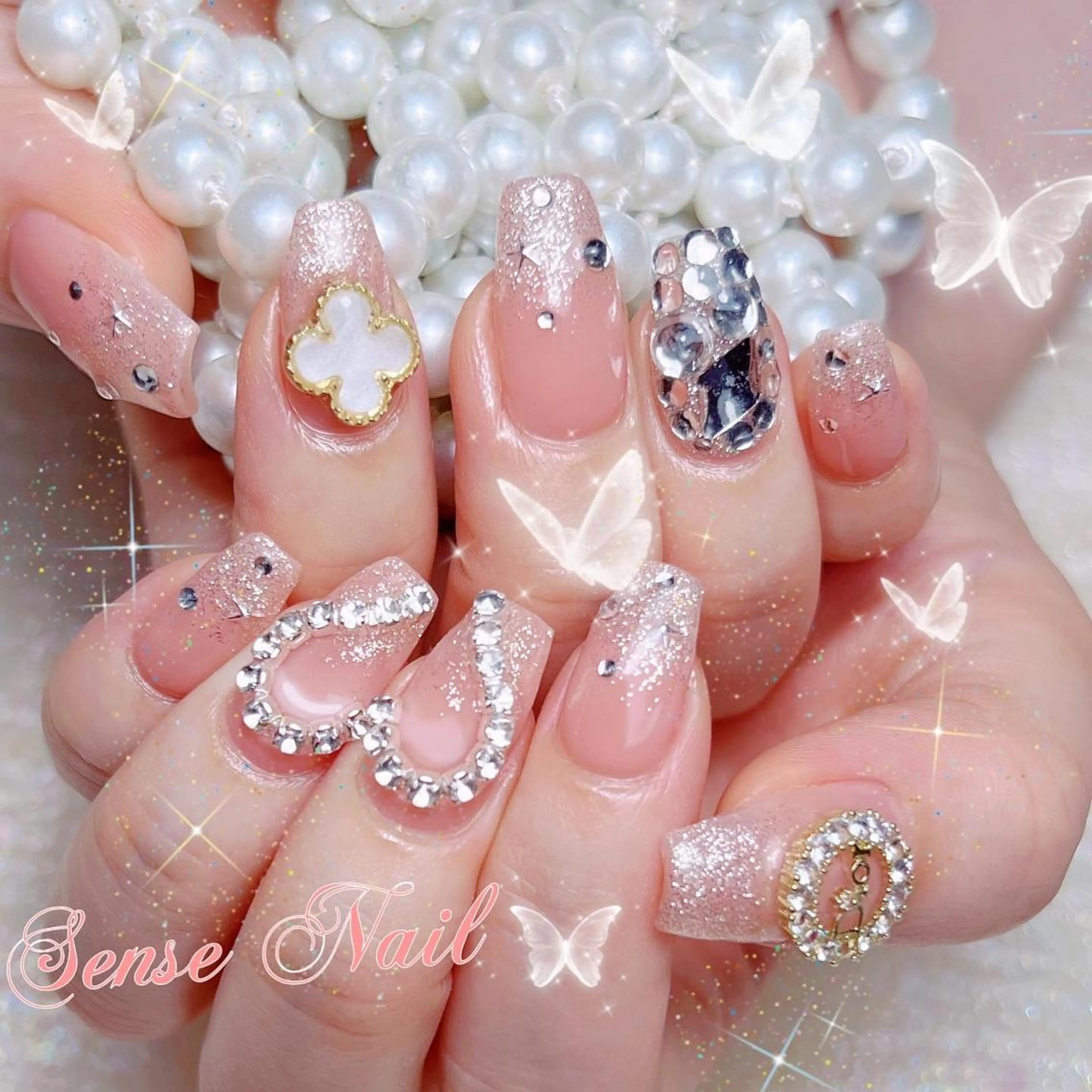 💗画像持込OK120分やり放題8980 (時間内でデザイン、大きいパーツ8本程度）【初回ジェルオフ無料ケア込み】の写真