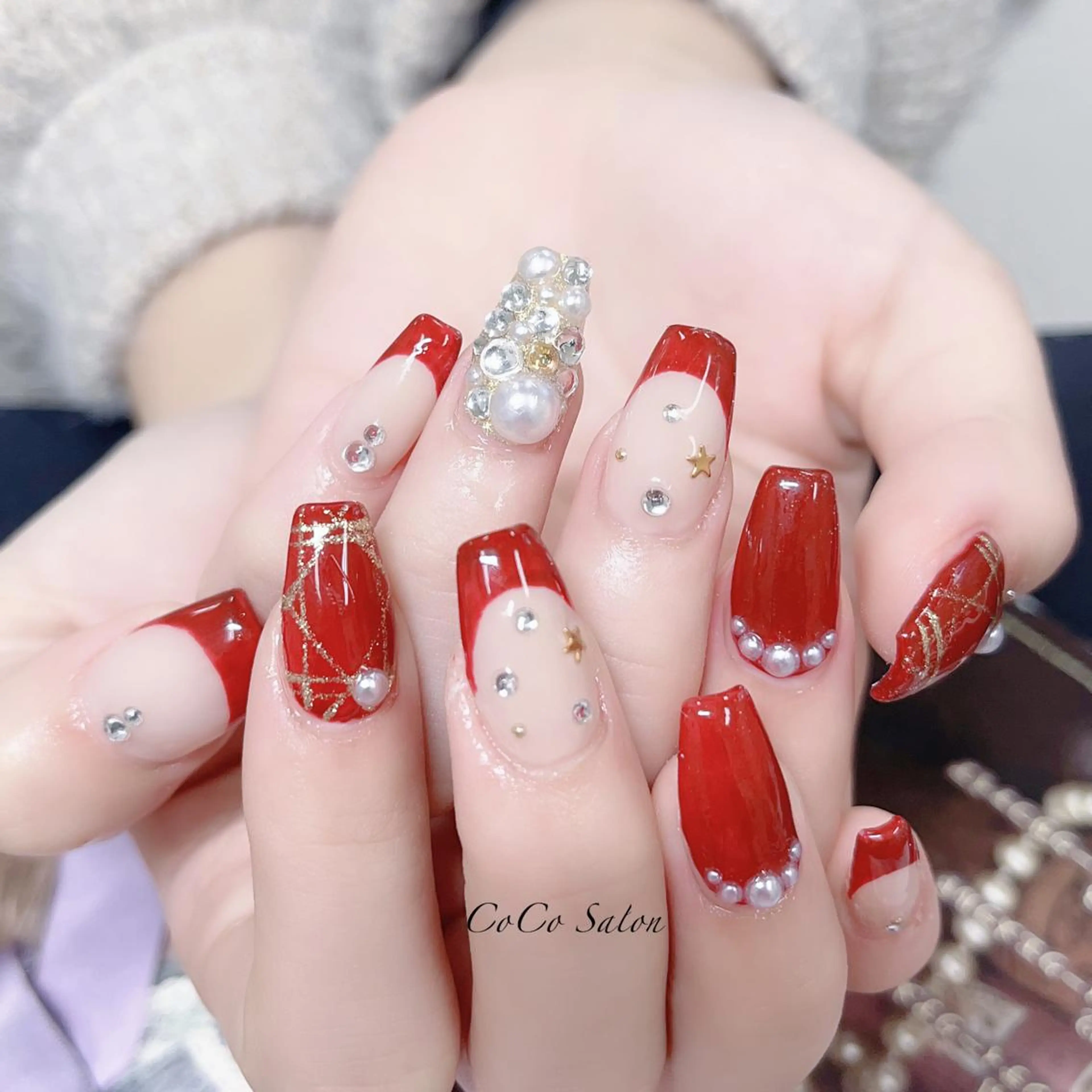 ネイル ボルドー 長さ出し フレンチネイル ジェルネイル ゴールド ハンドネイル CoCoSalon ネイル/まつ毛予約のネイルデザイン