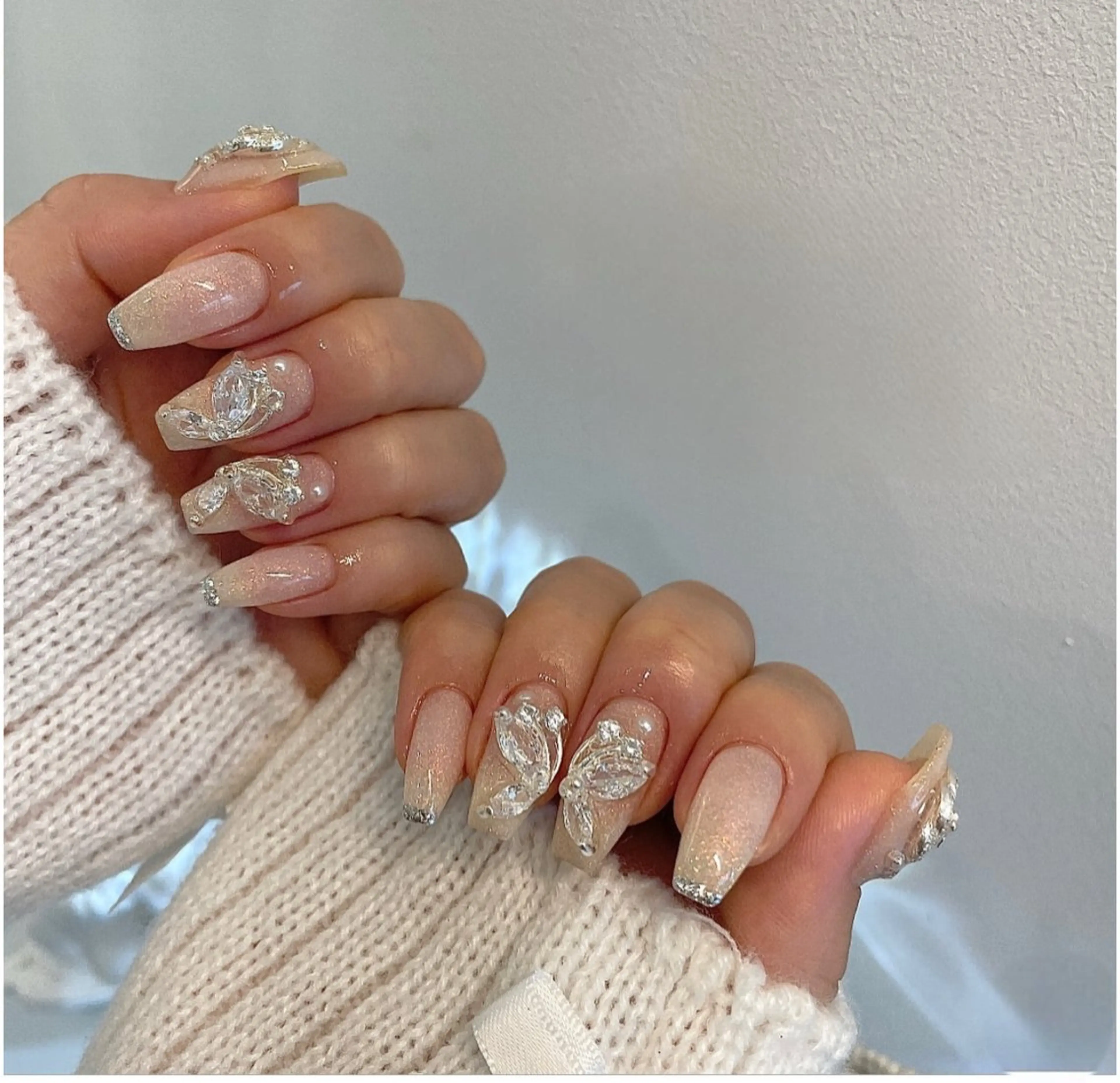 ネイル キラキラネイル マグネットネイル ミラーネイル ニュアンスネイル ワンホンネイル ハンドネイル Lyna 池袋のネイルデザイン