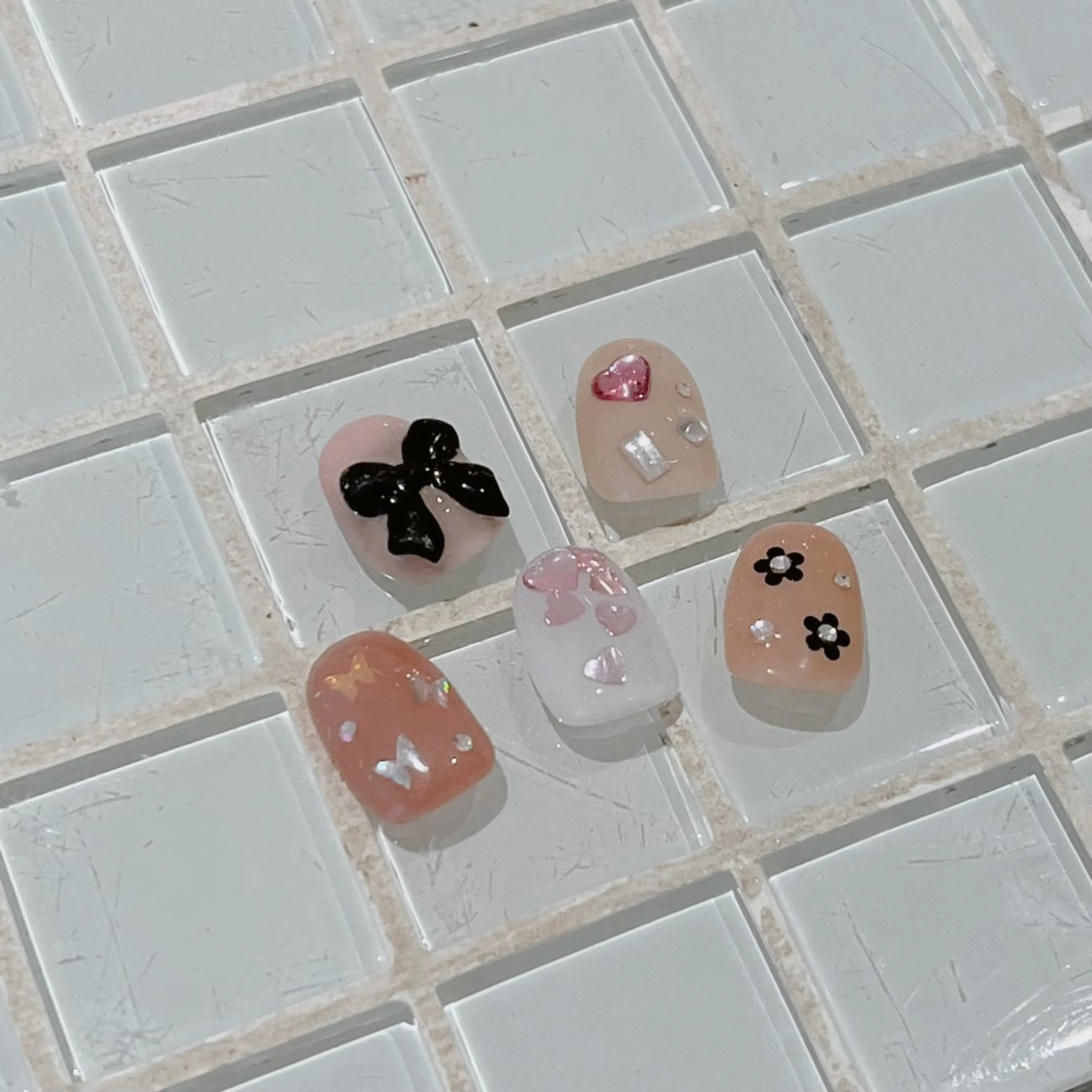 ネイル pool横浜所属・pool TSUKAMOTOのネイルデザイン