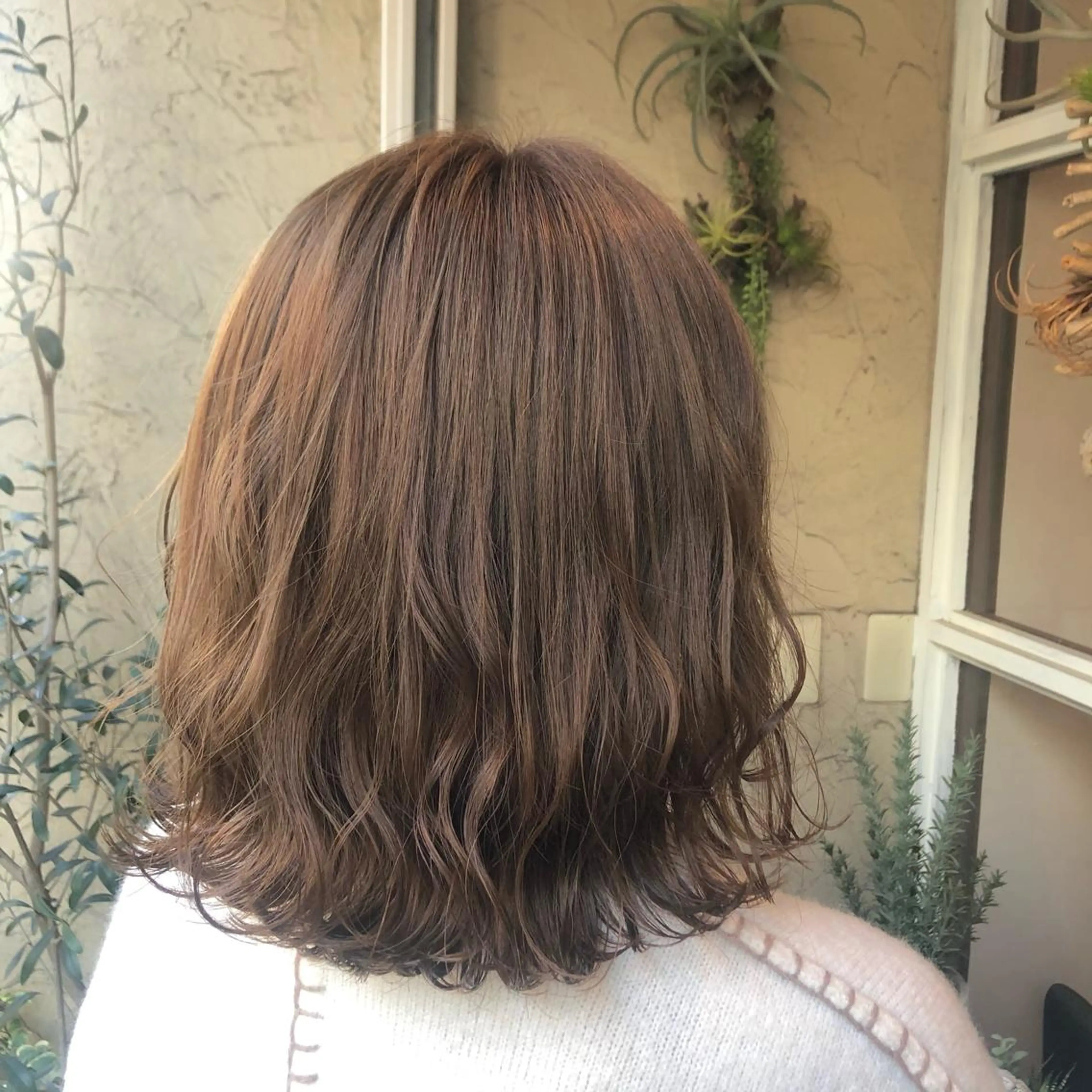 ミディアム カット ヘアカラー ニイムラ ミキのヘアスタイル