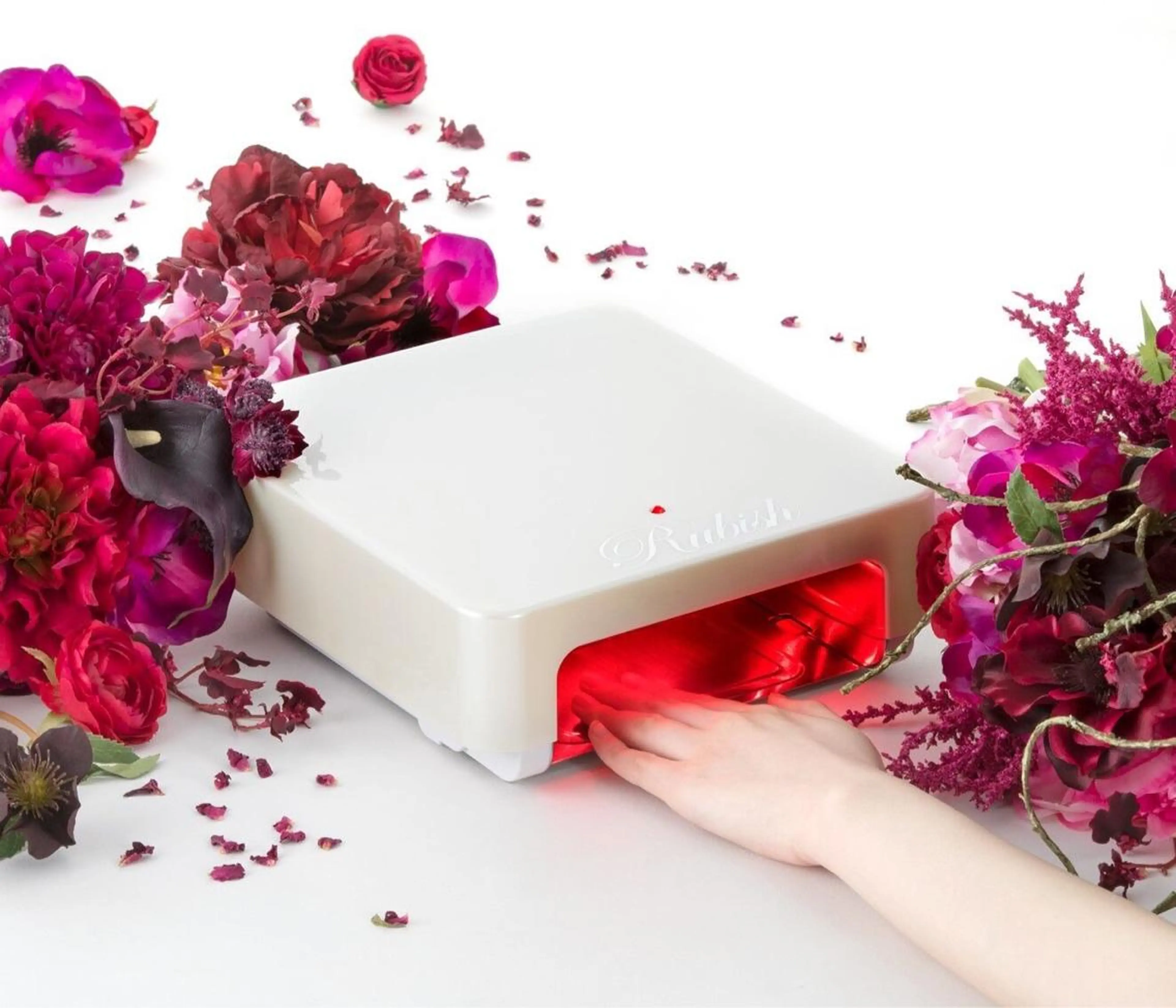 ネイル 赤色 Regene ARAKIのネイルデザイン