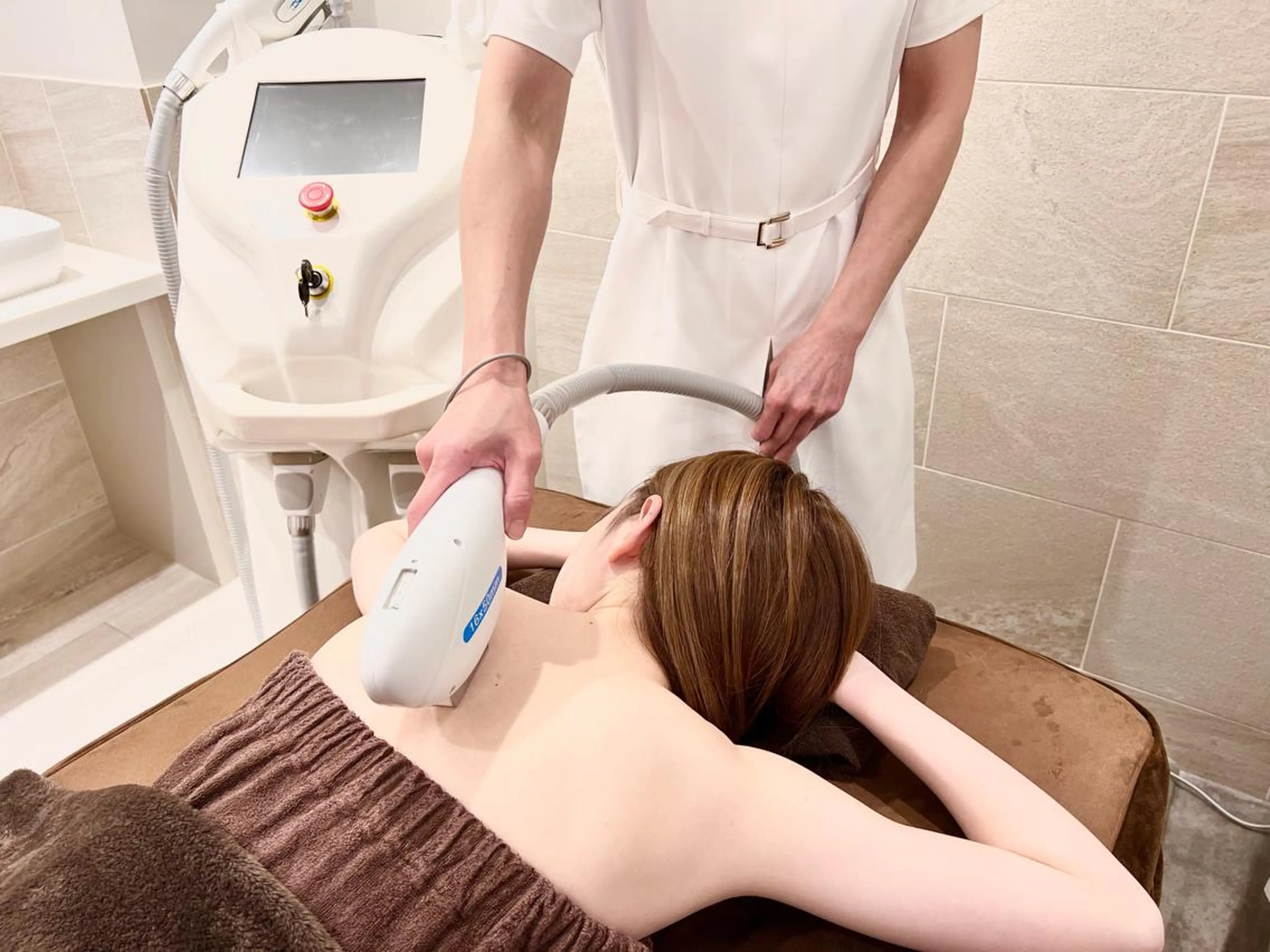 【イオン導入全身脱毛（顔＋VIO）】何度でも同価格⭐️15000円→13000円🉐の写真