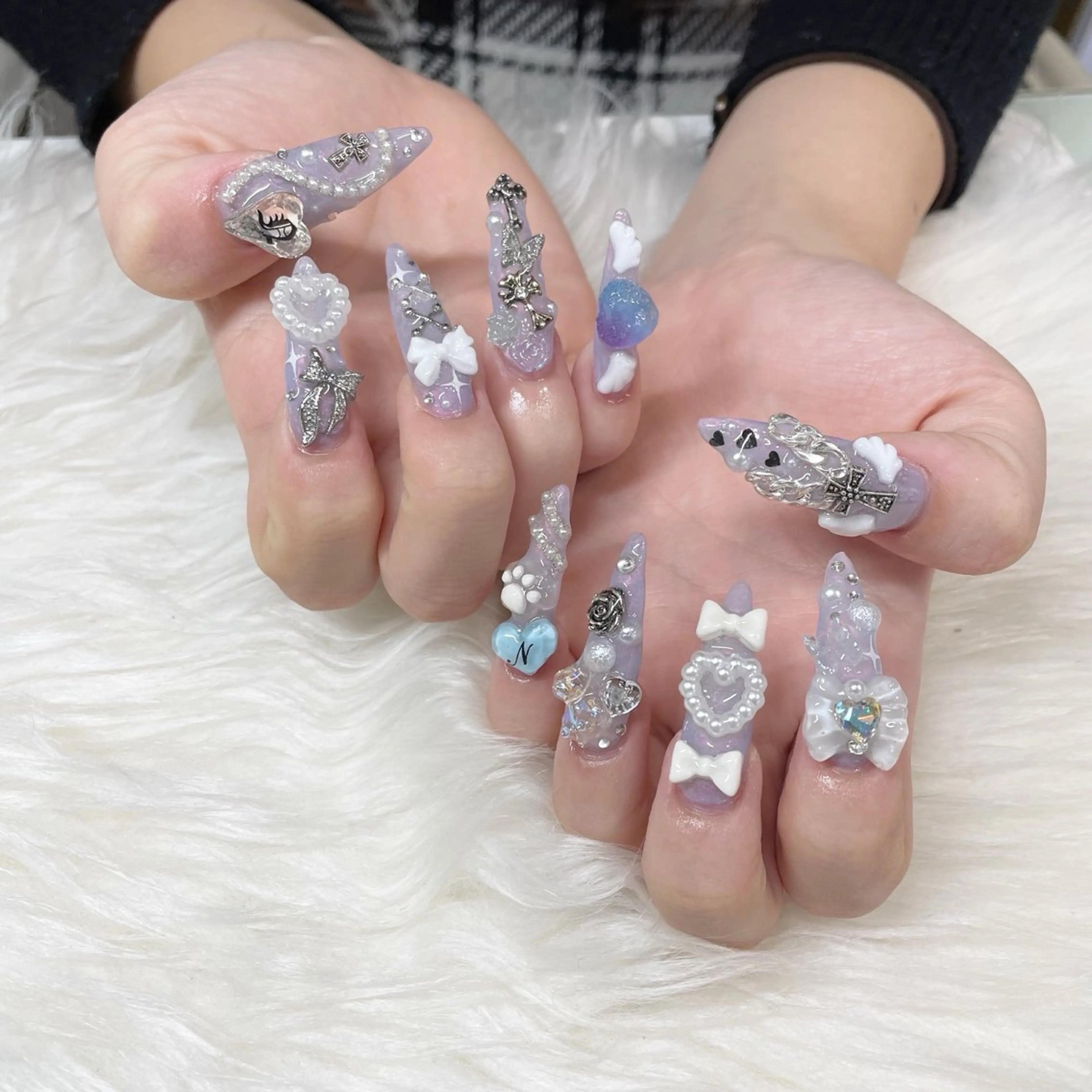 【HAND】長さ出し10本+パーツ付け放題ゴテゴテネイル✨の写真