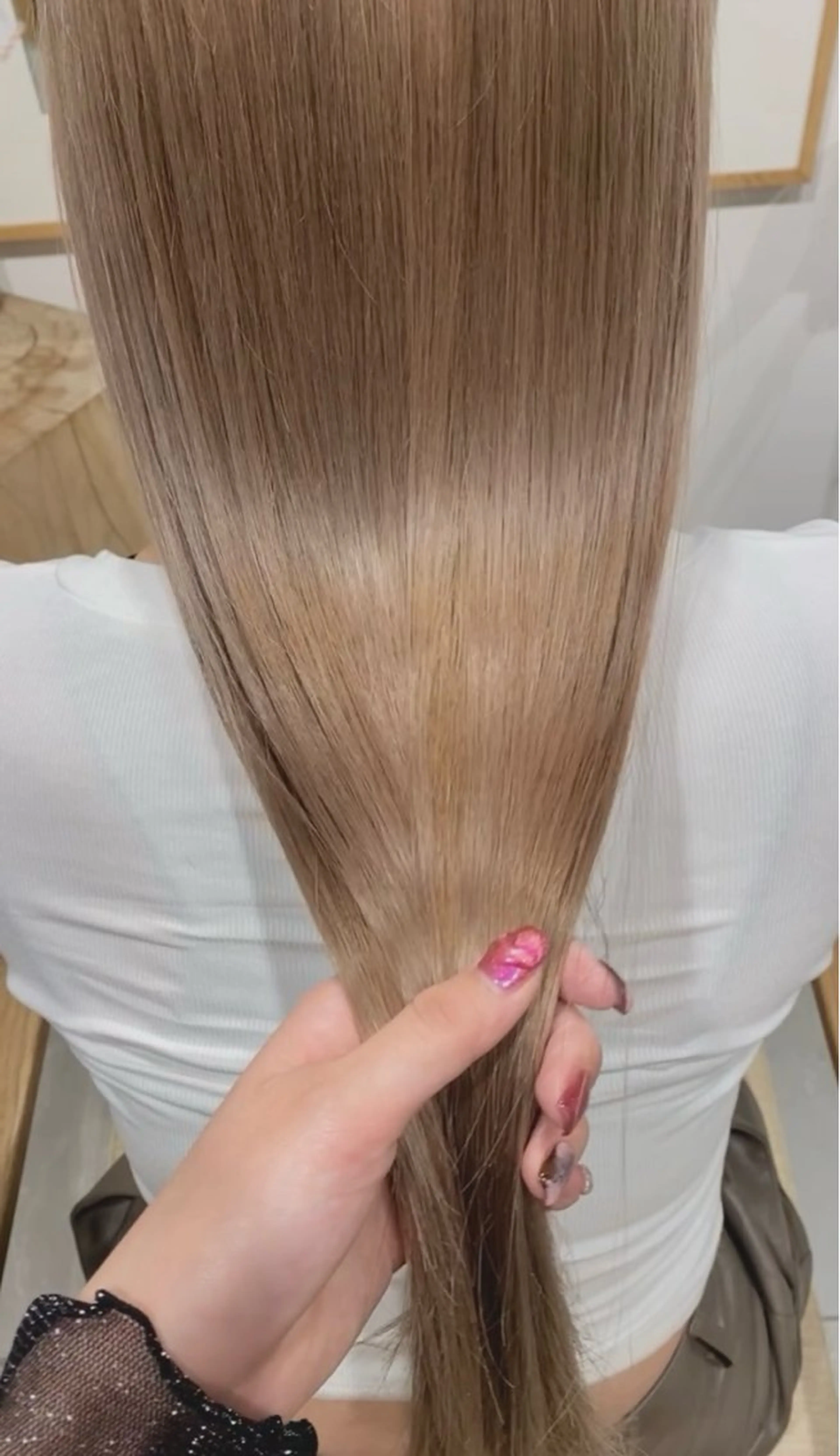 カラー knock所属・knock　國友 華乃のヘアスタイル