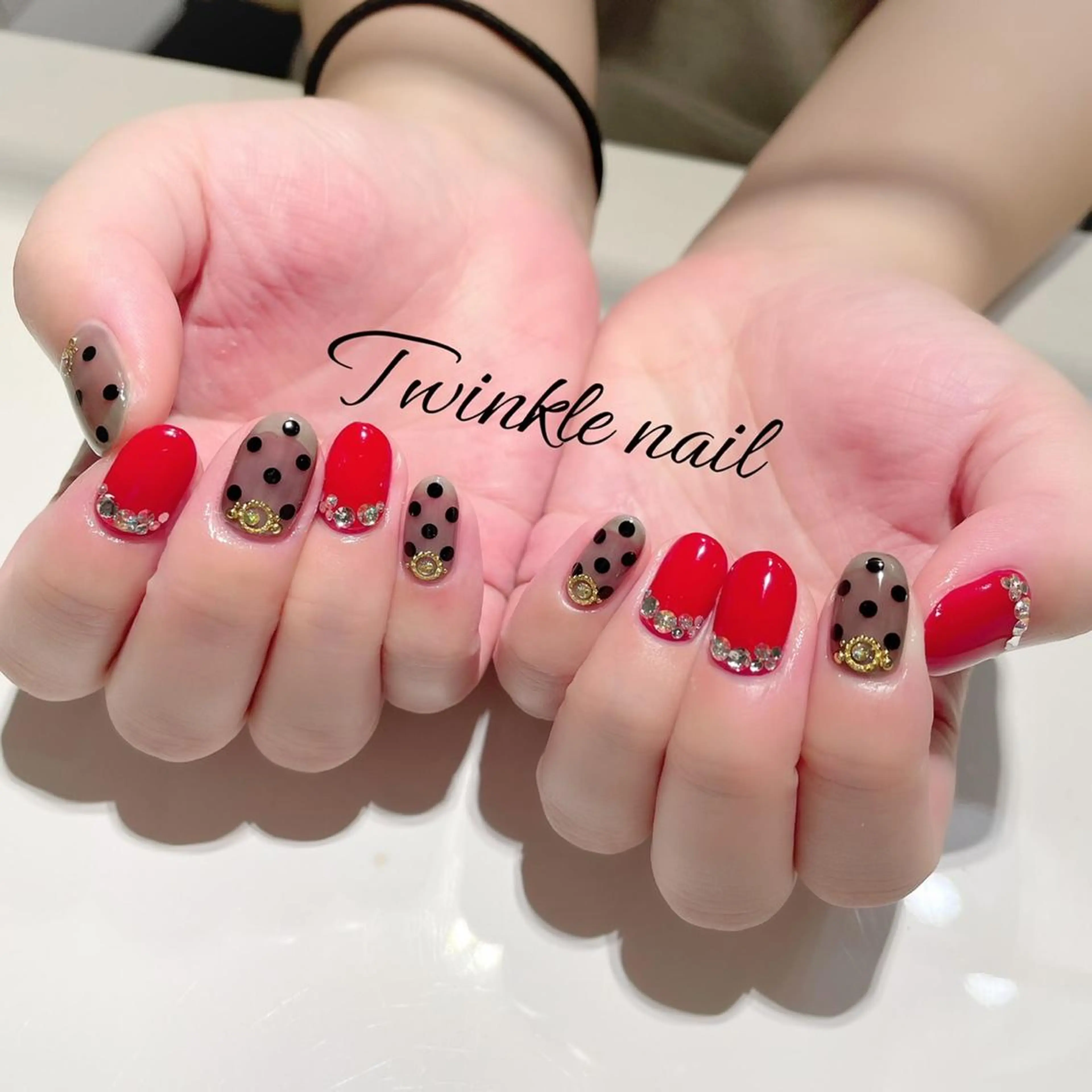 ネイル ハンドネイル ハンドケア 中井 綾香の眉毛・アイブロウイメージ