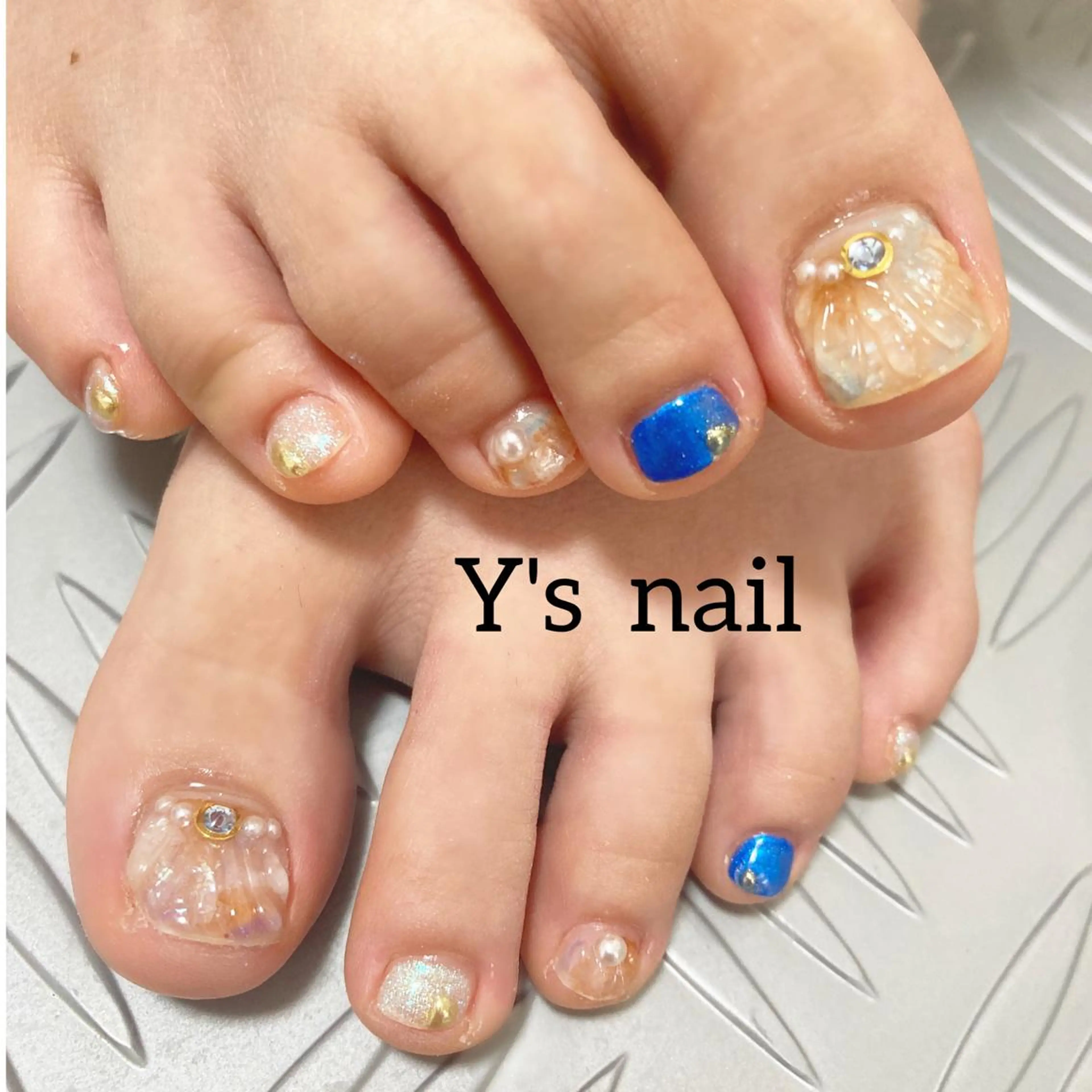 ネイル ニュアンスネイル フットネイル 手書きが得意🖌️ Y’s  nailのネイルデザイン