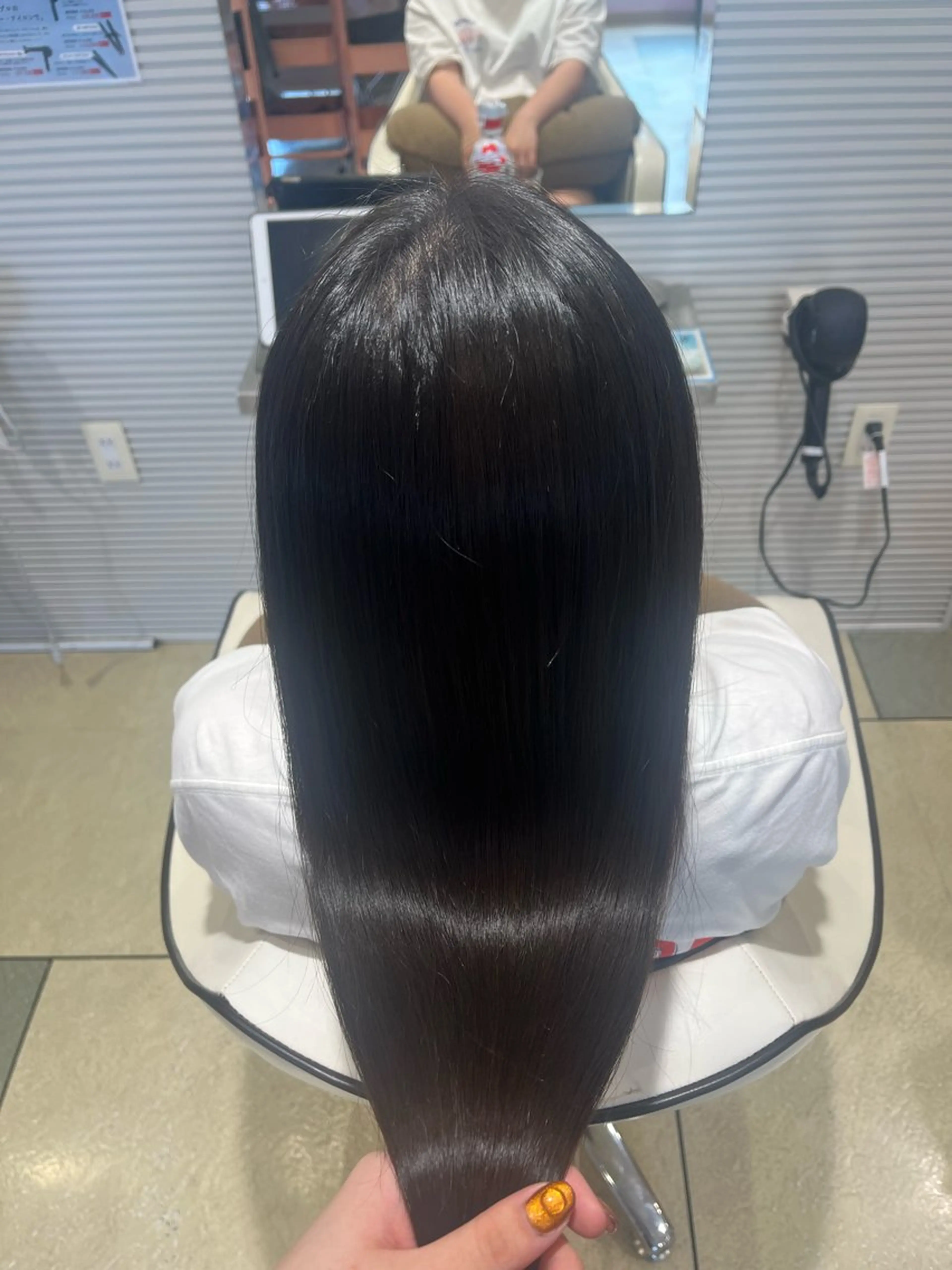 ロング パーマ カット 縮毛矯正 トリートメント ベージュカラー⌇ くびれヘア.𐙚心音のヘアスタイル