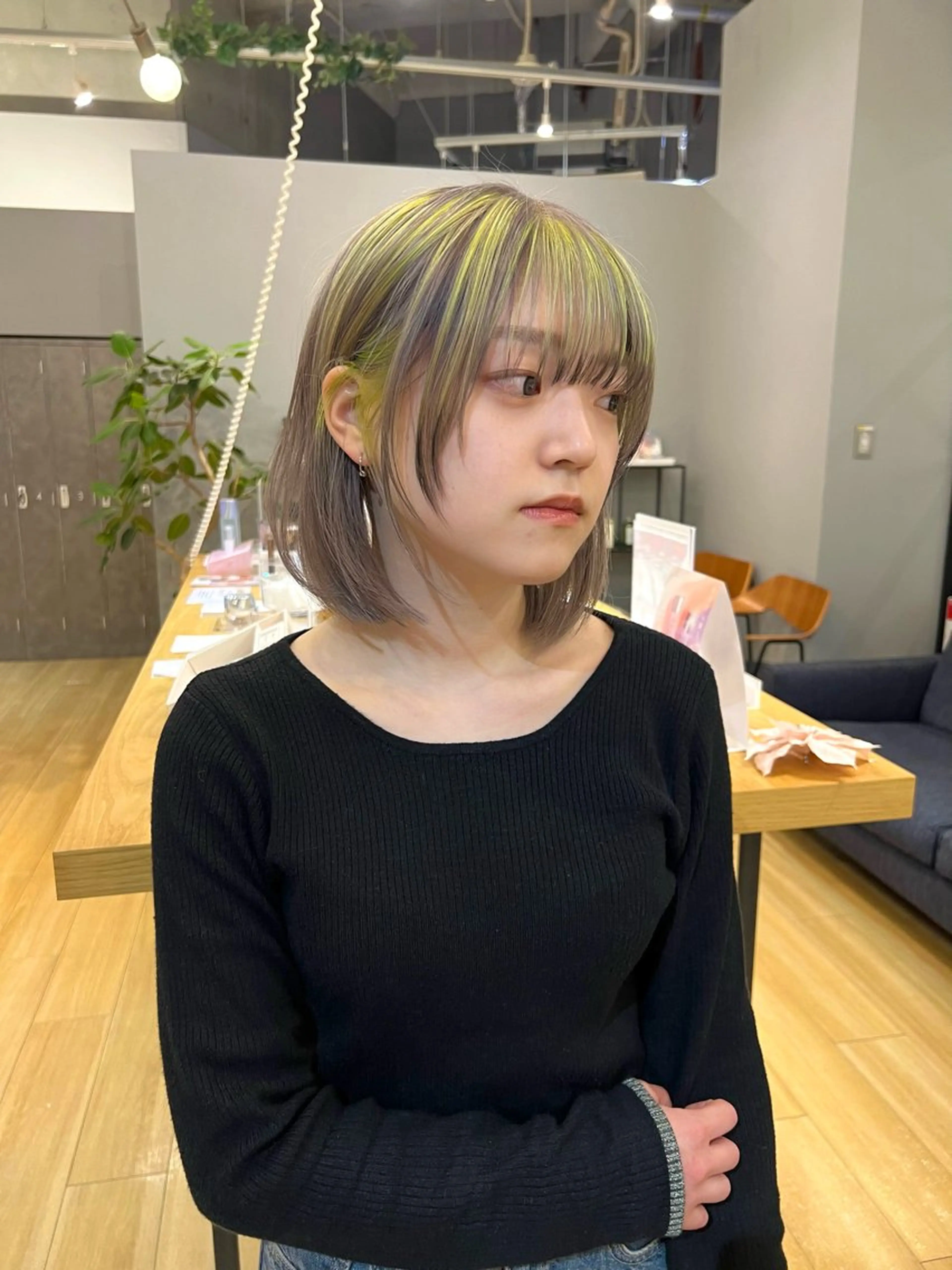 ミディアム ボブレイヤー ボブ 顔まわりレイヤー 顔周りカット レイヤーカット GIEN NU茶屋町+所属・荒金 昴のヘアスタイル