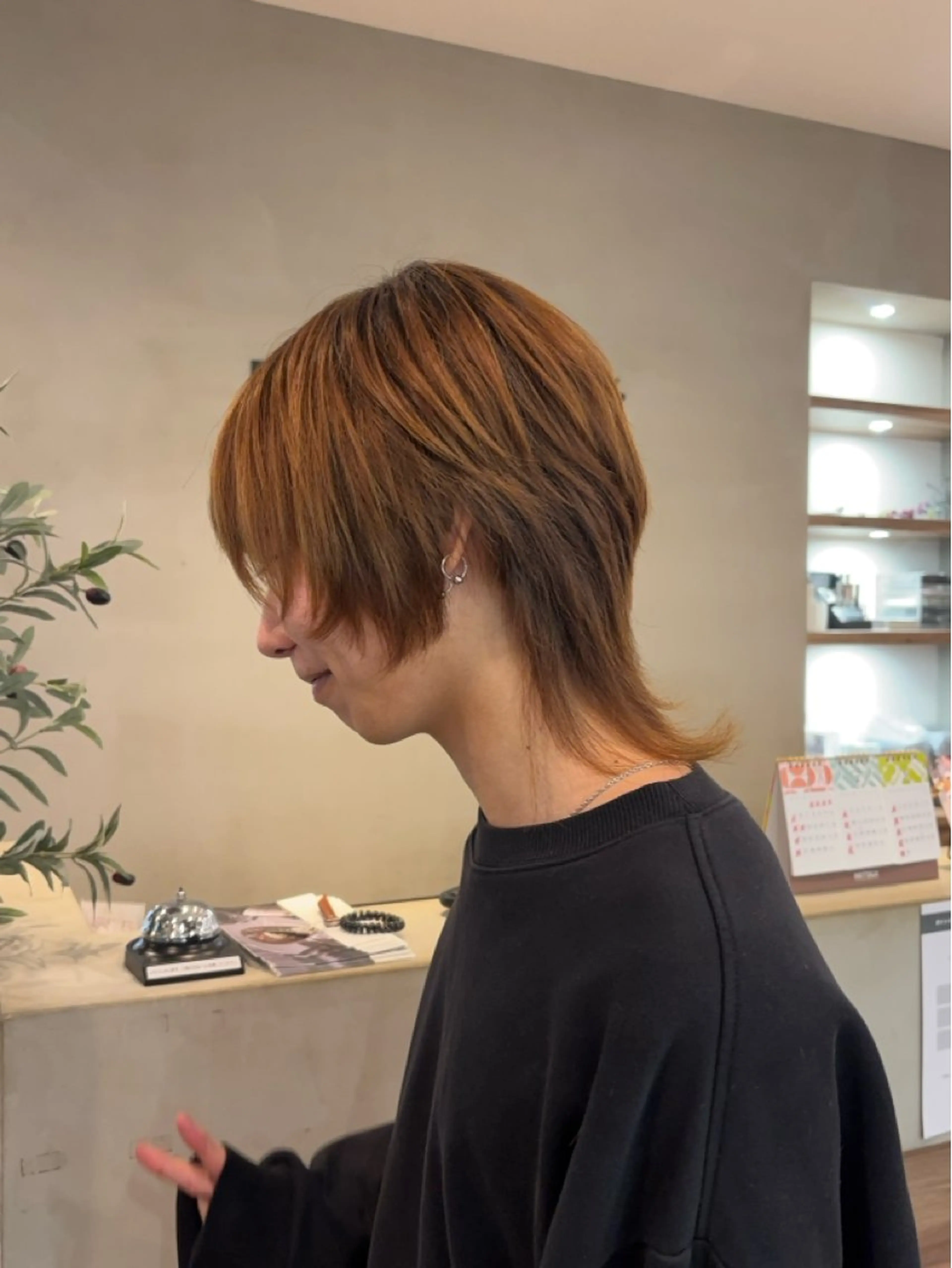 ショート 顔まわりレイヤー レイヤーカット 小顔カット ウルフカット ウルフレイヤー カット 髙木琉菜／レイヤー 暖色系カラーのヘアスタイル