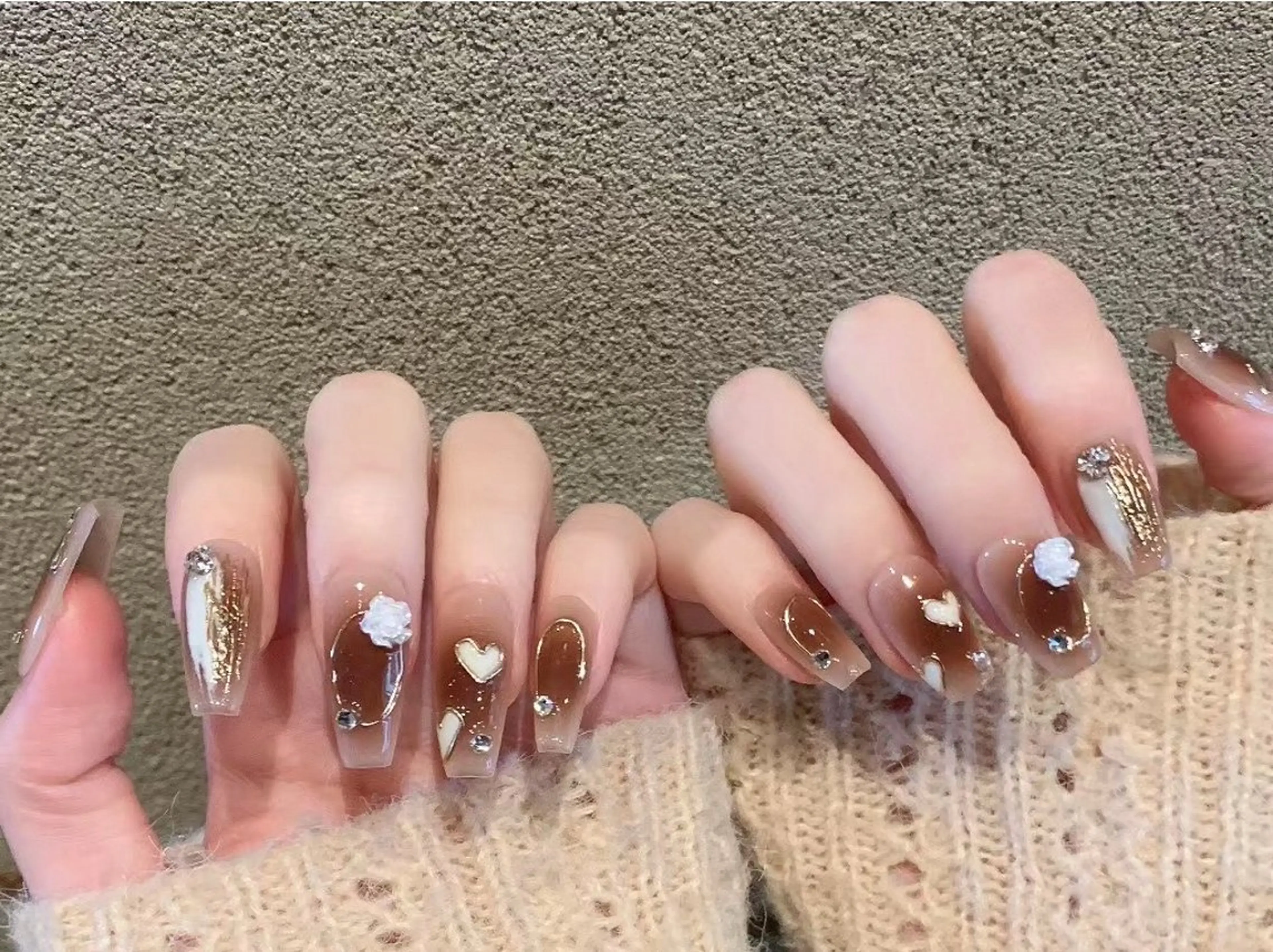 ネイル pink ladyサロン所属・べ にのネイルデザイン