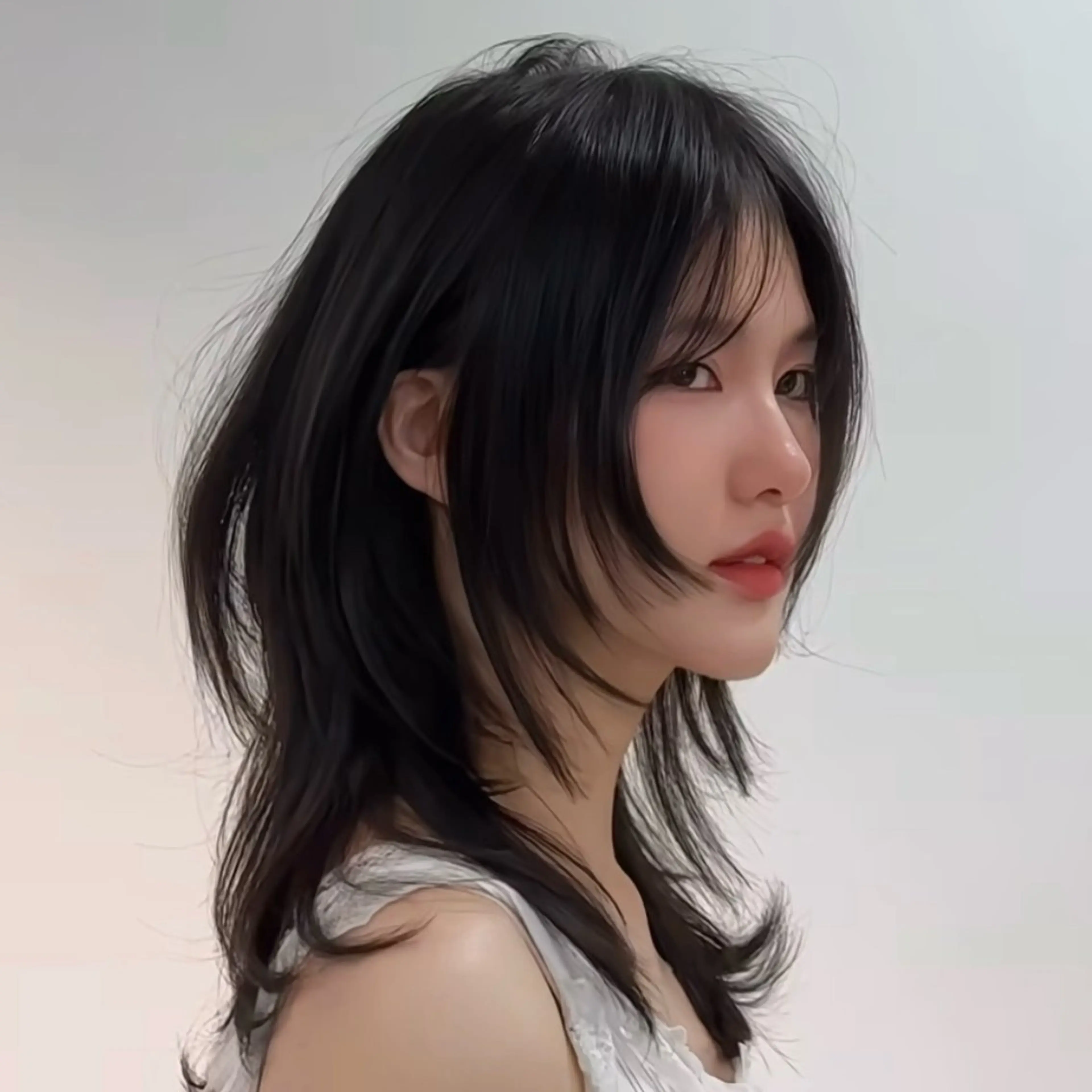 ミディアム SHIN レイヤー‪‪カットのヘアスタイル