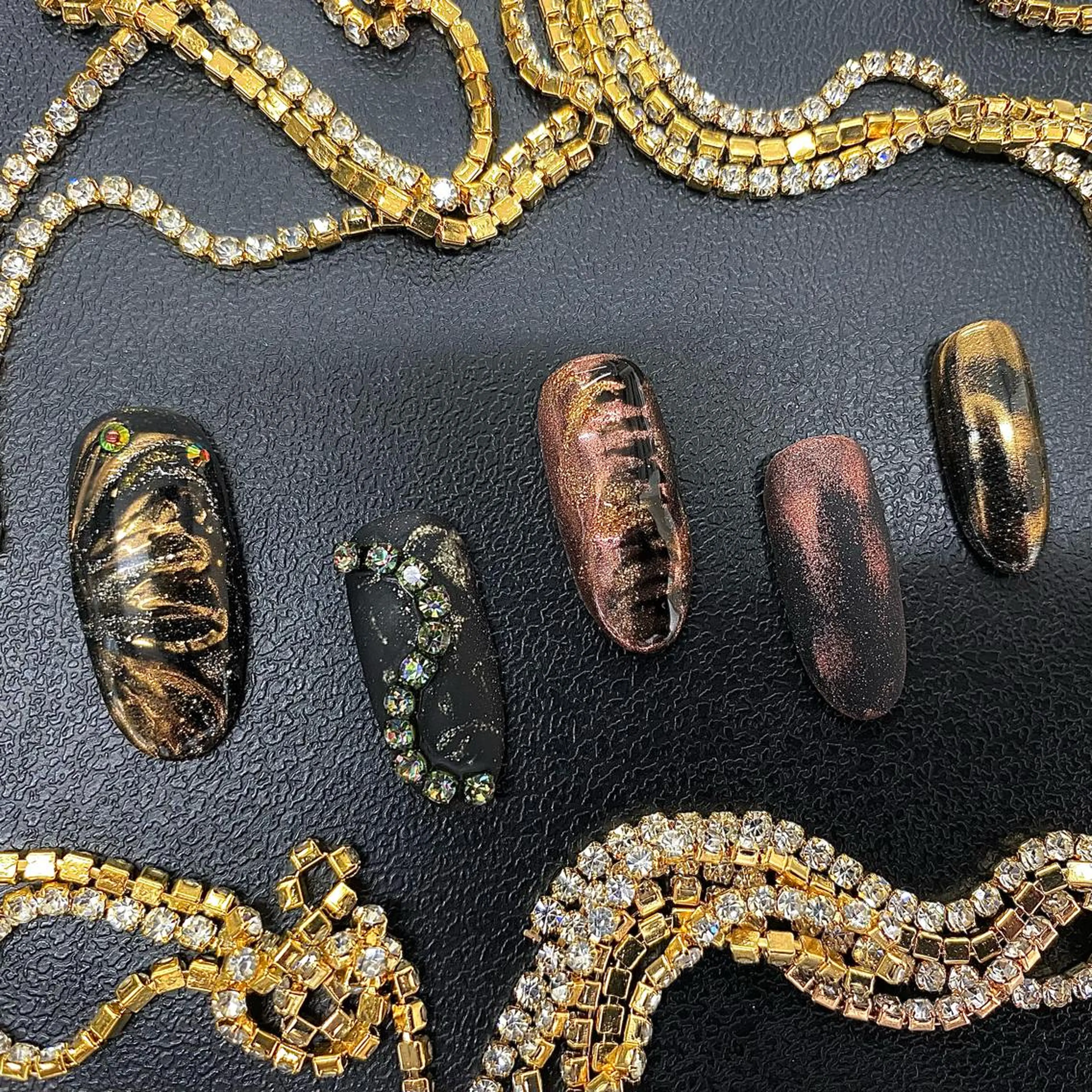 ネイル アートネイル ミラーネイル C-LOVe Salon所属・Hellcat Nailartのネイルデザイン