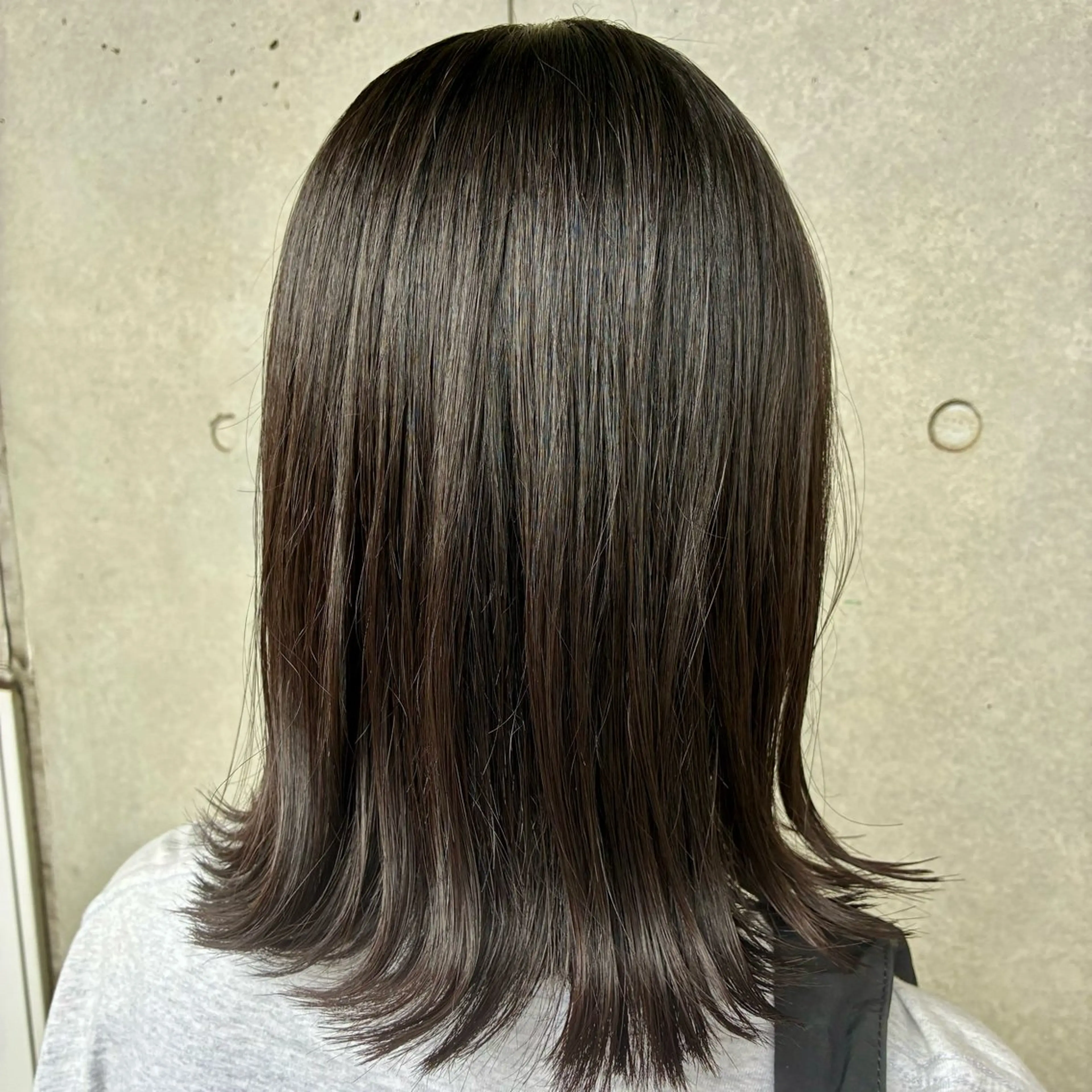 セミロング カット 遠藤姫花 𝒂𝒔𝒉草加𓂃のヘアスタイル