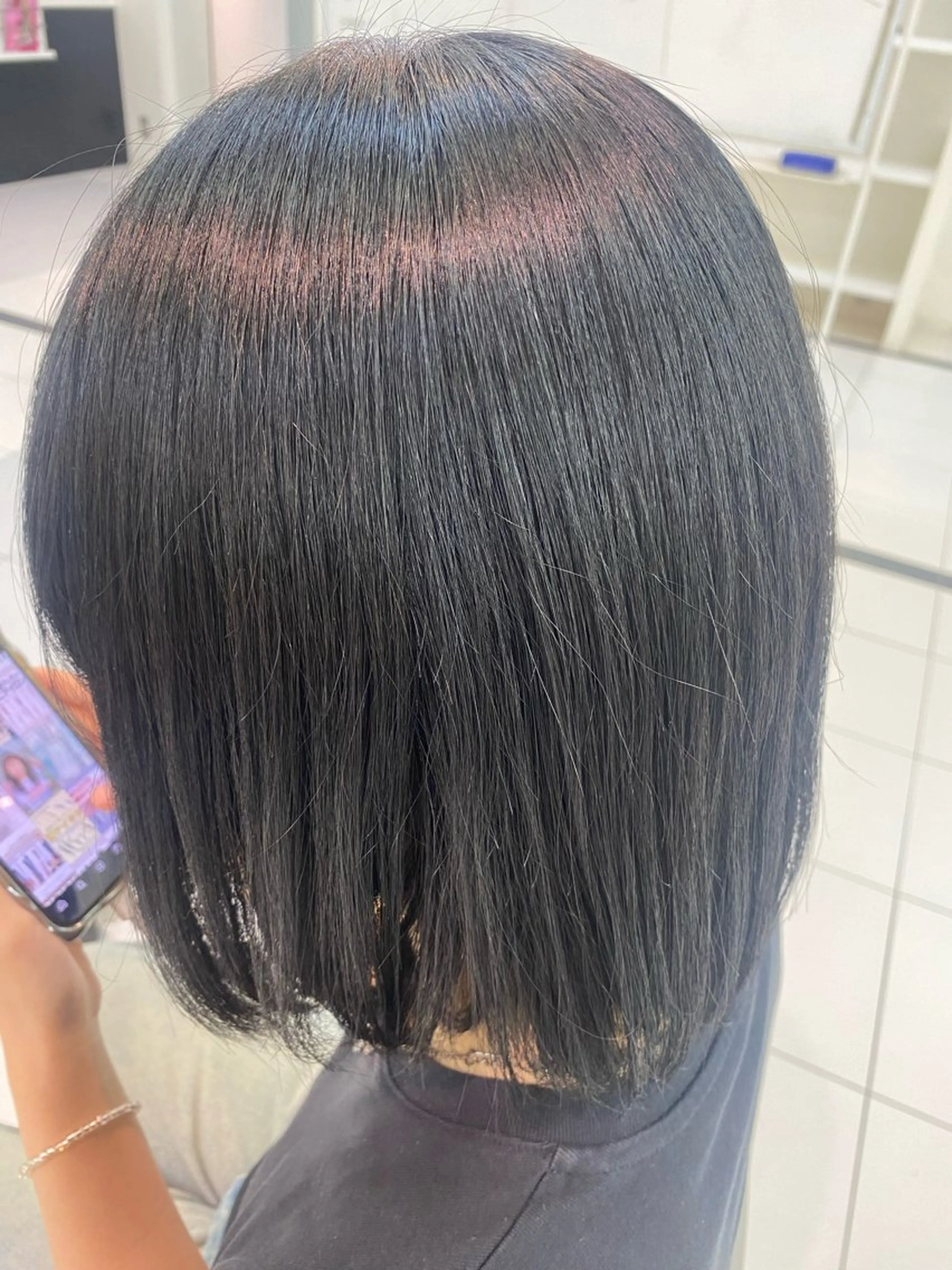 ミディアム カラー AVANCE.堺東所属・真鍋 姫奈のヘアスタイル