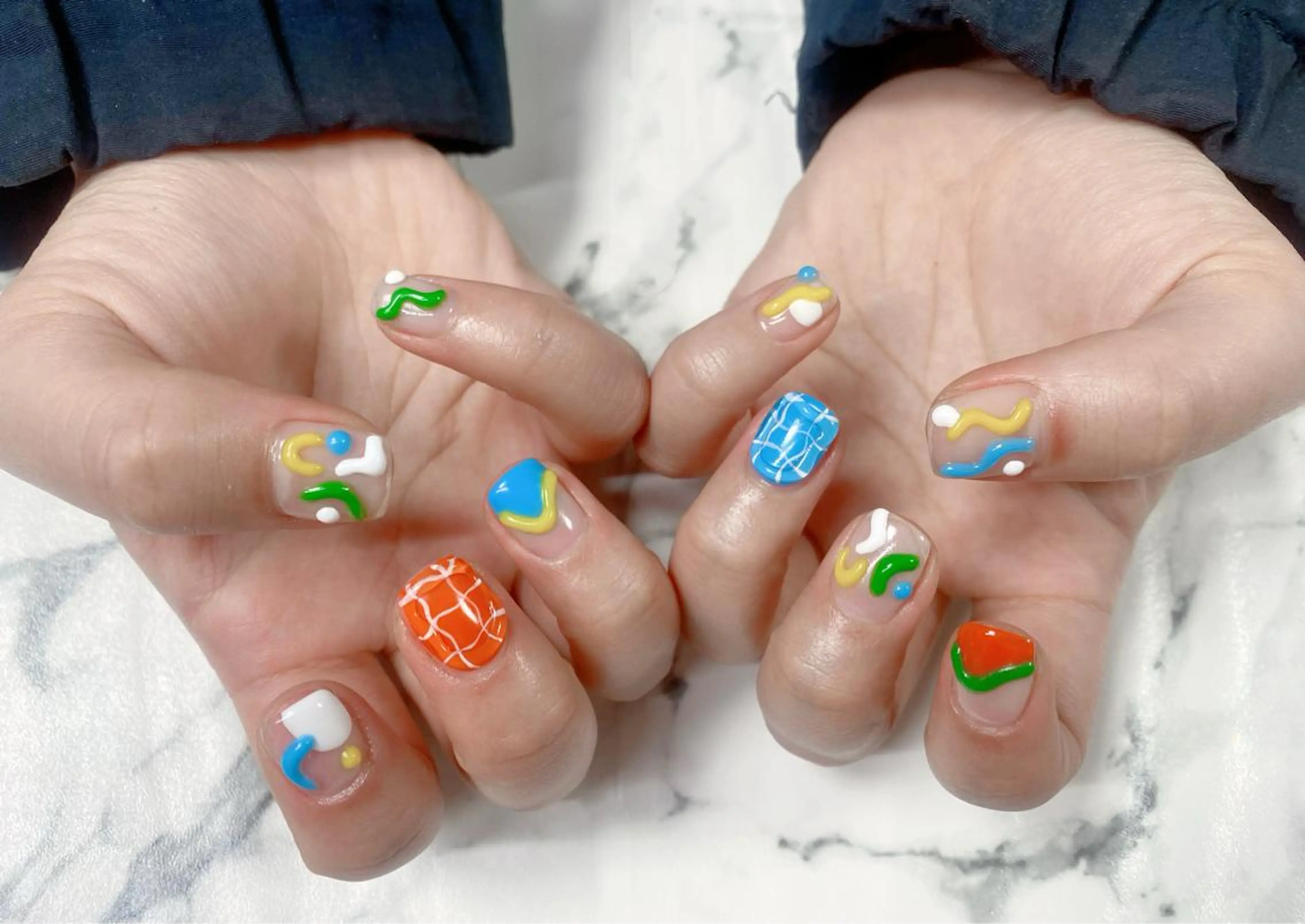 ロング カラー ネイル Q Free nailsのネイルデザイン