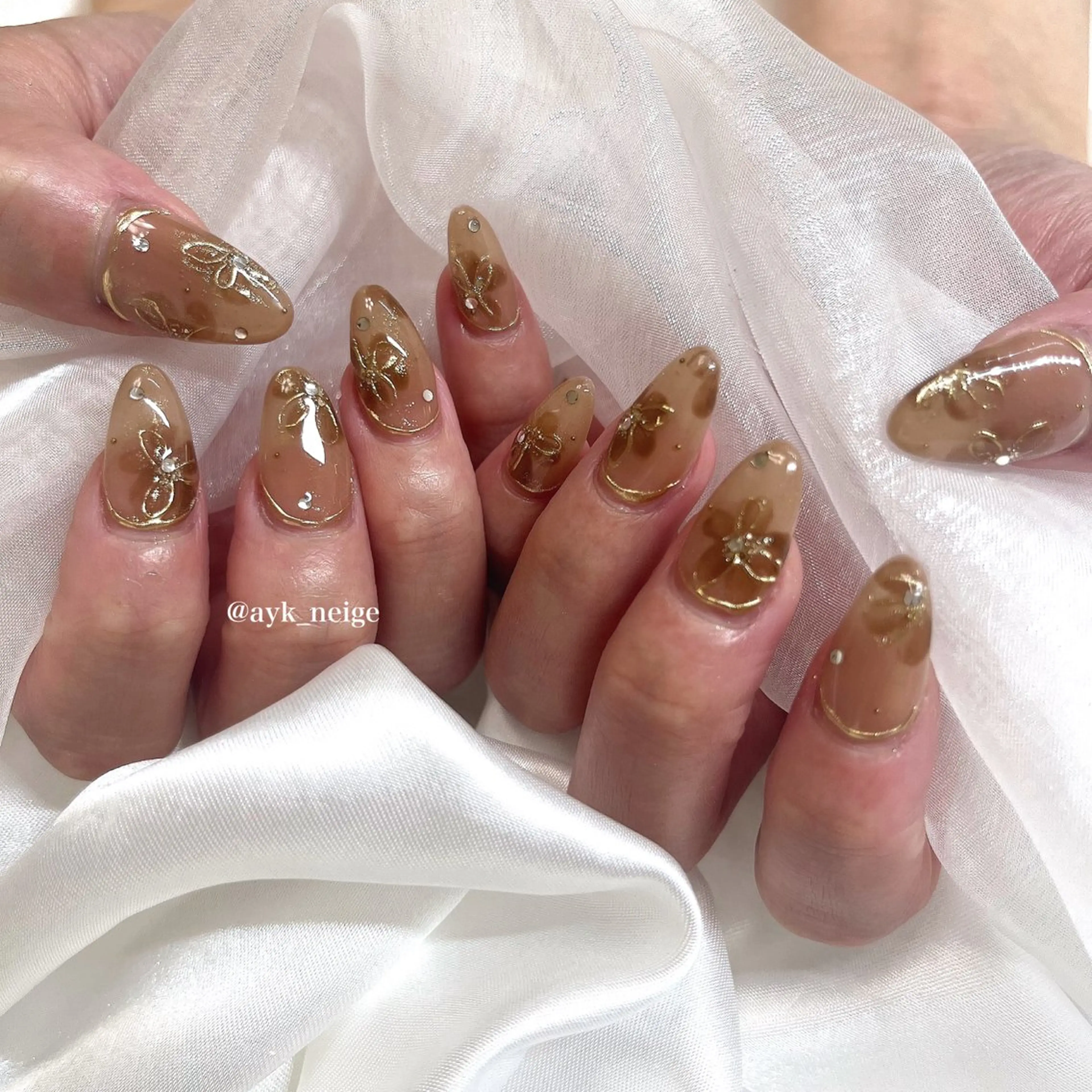 ネイル フットネイル キラキラネイル 韓国ネイル リボン シンプルネイル n'eige nail所属・大谷 綾香のネイルデザイン