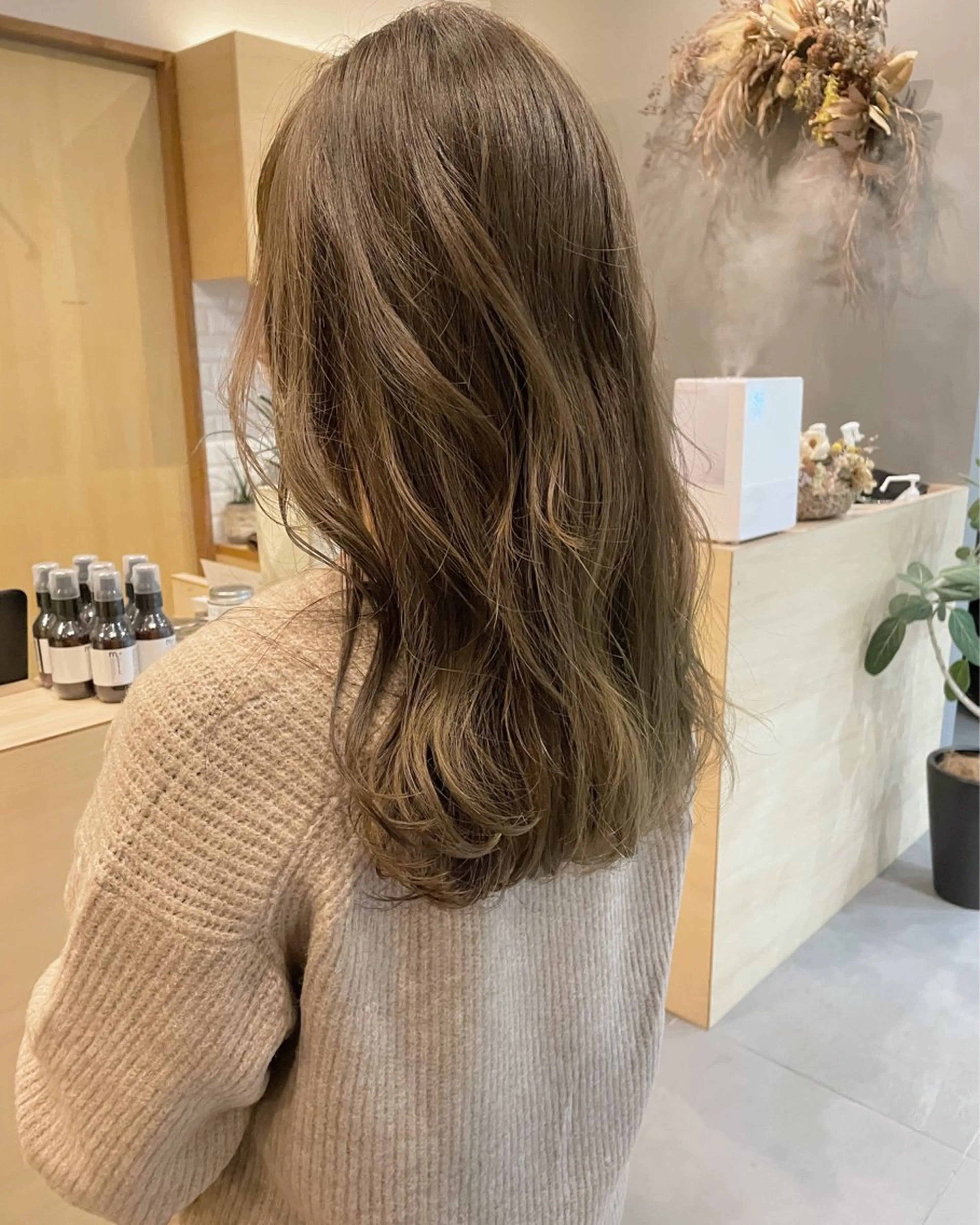 ロング LORO.hairmake&spa所属・山﨑 ひよりのヘアスタイル