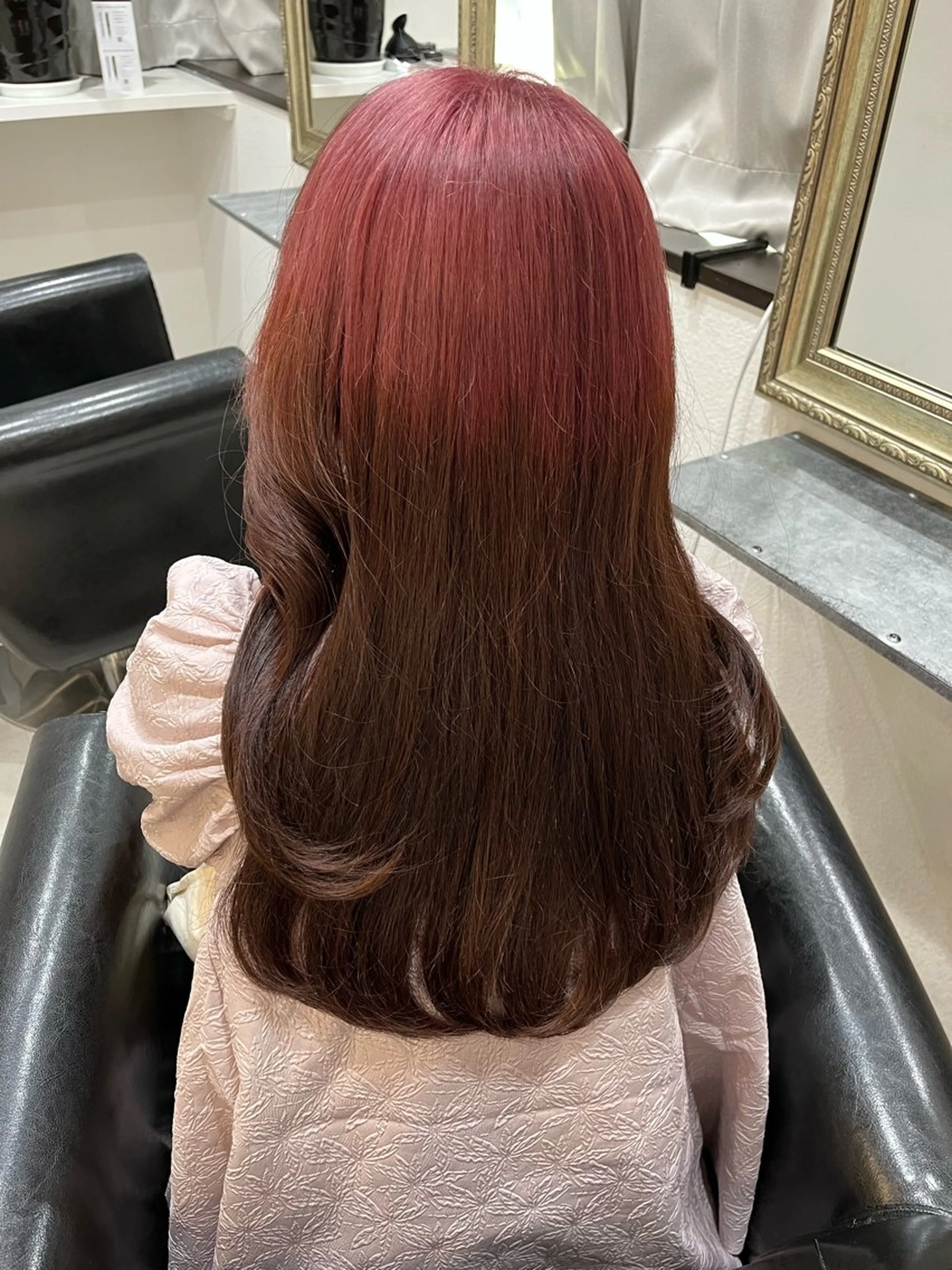 ロング カラー ブラウンカラー デザインカラー ピンクカラー ヘアカラー トリートメント ユナ🎀レイヤー /韓国/ハイトーンのヘアスタイル