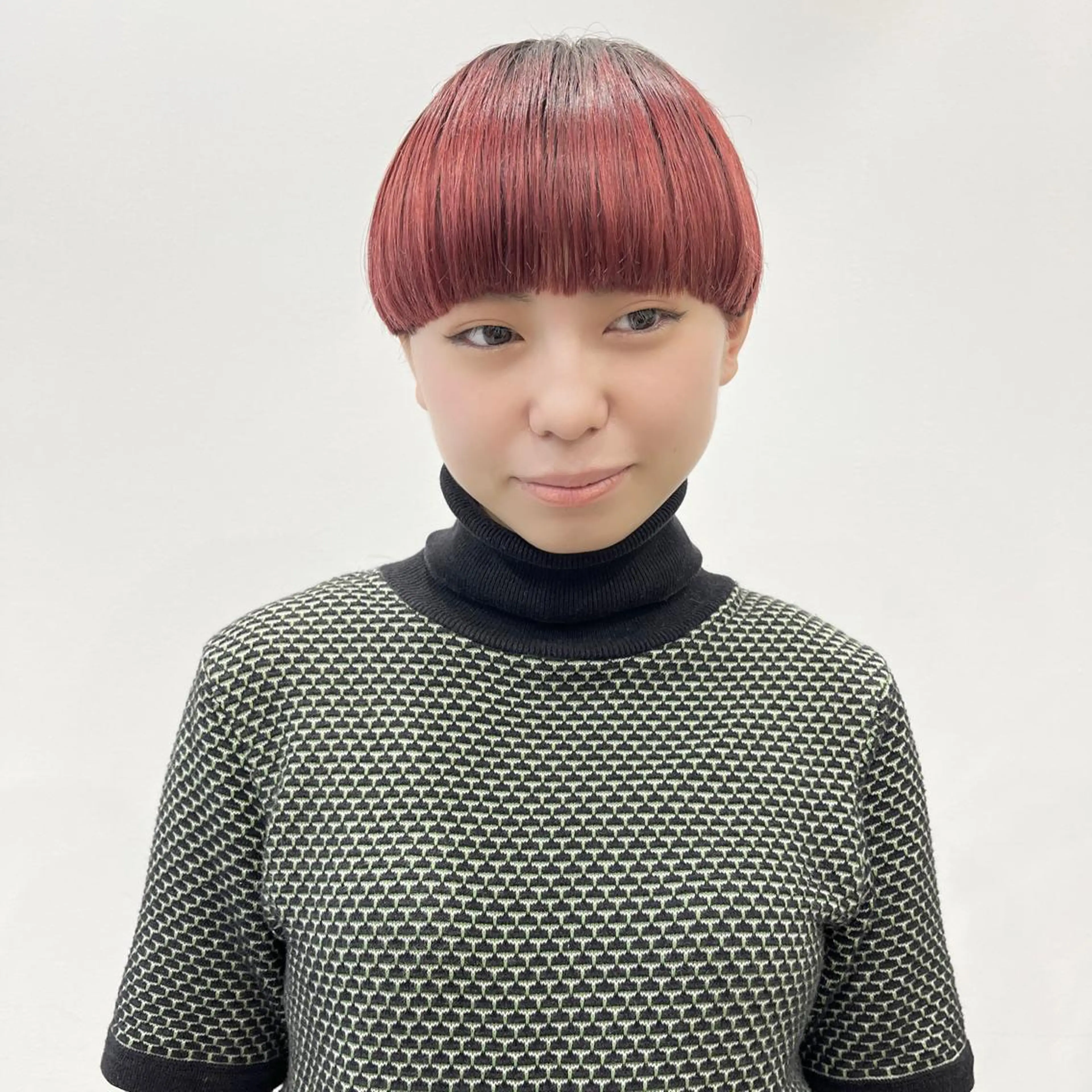 ショート カラー ボルドーカラー グラデーションカラー ショートヘア アラキチヒロ THE REMMYのヘアスタイル