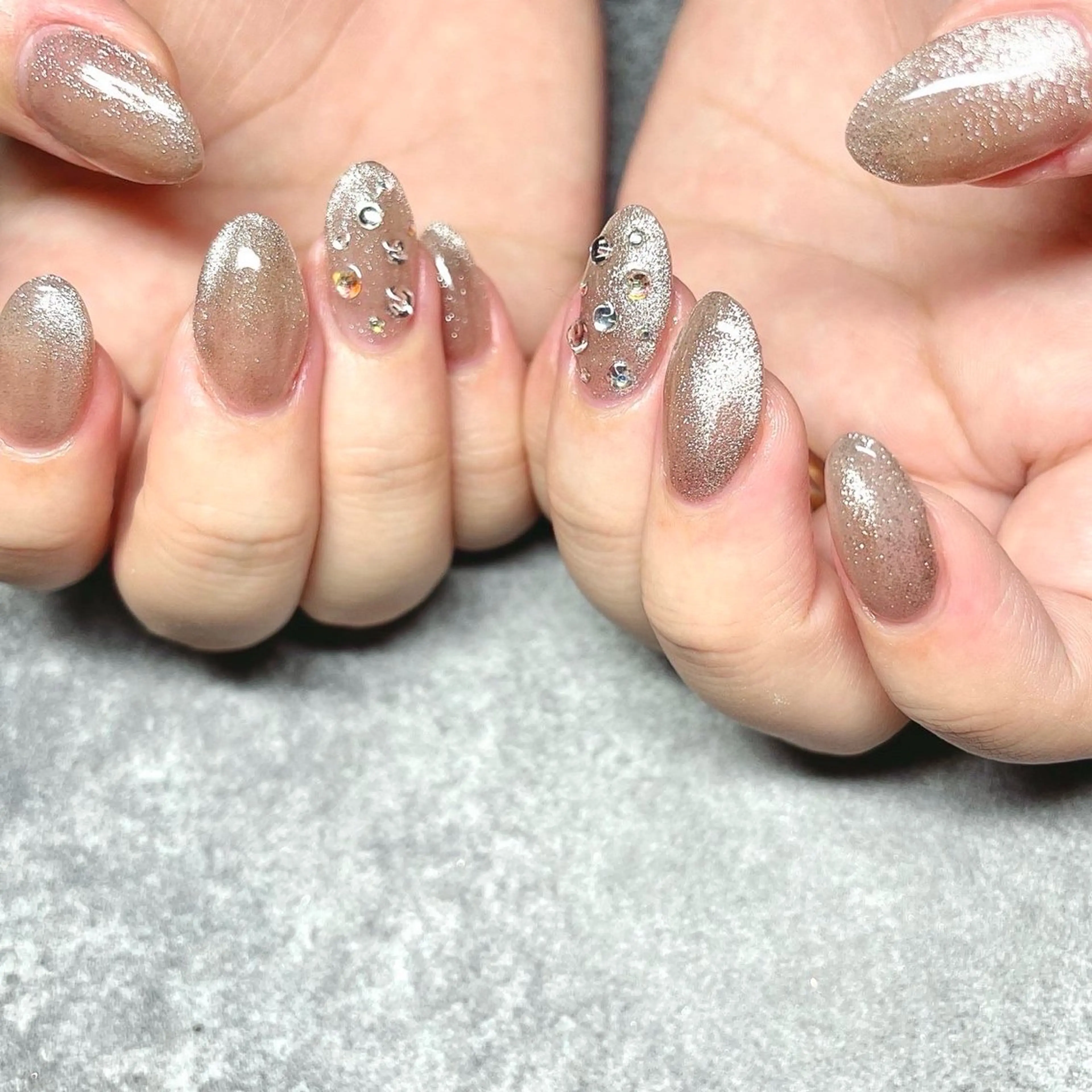 ネイル whitening salon WHITE 名古屋栄店所属・WHITE nail 栄店のネイルデザイン