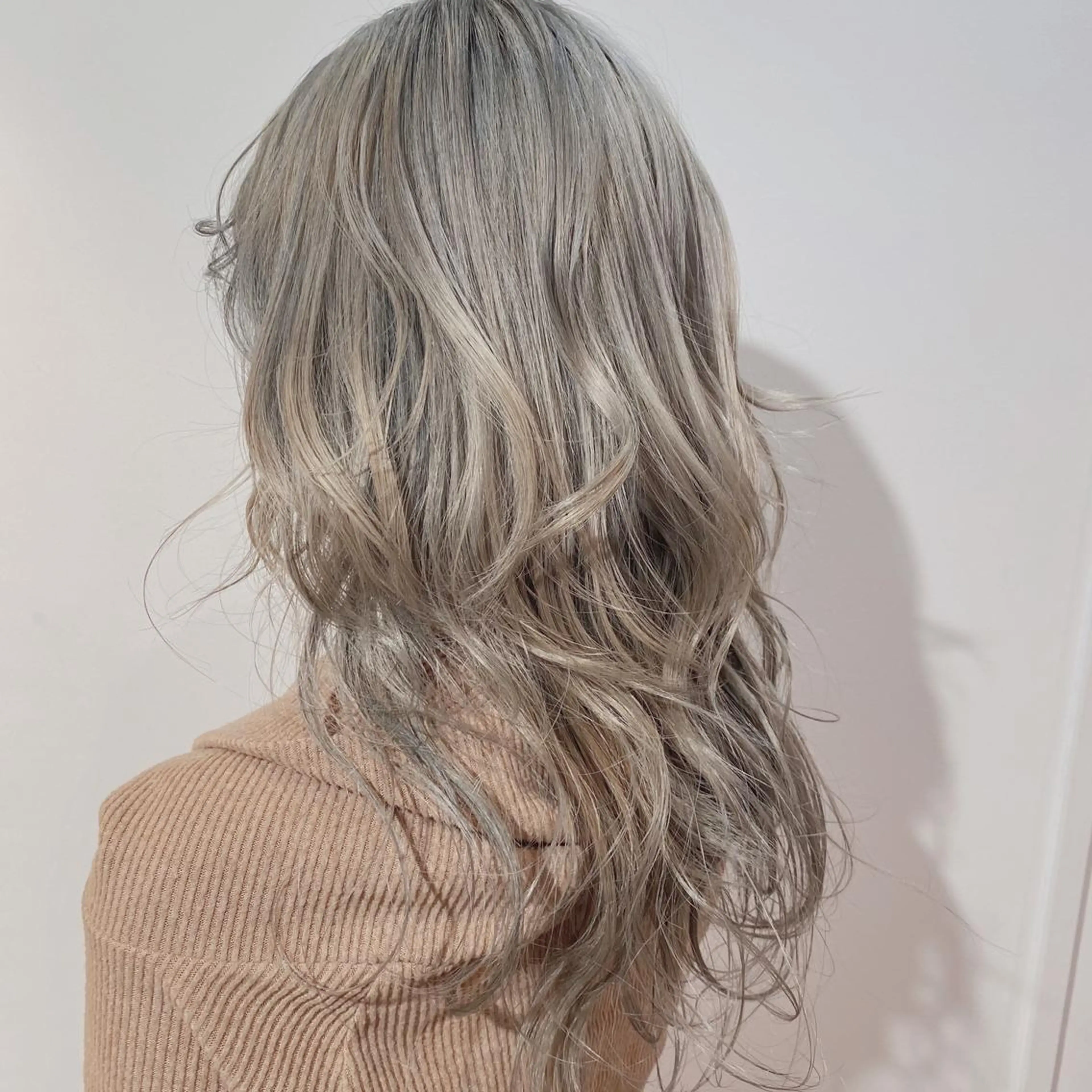 セミロング カラー 新宿/韓国風レイヤー 髪質改善/渋谷直樹のヘアスタイル