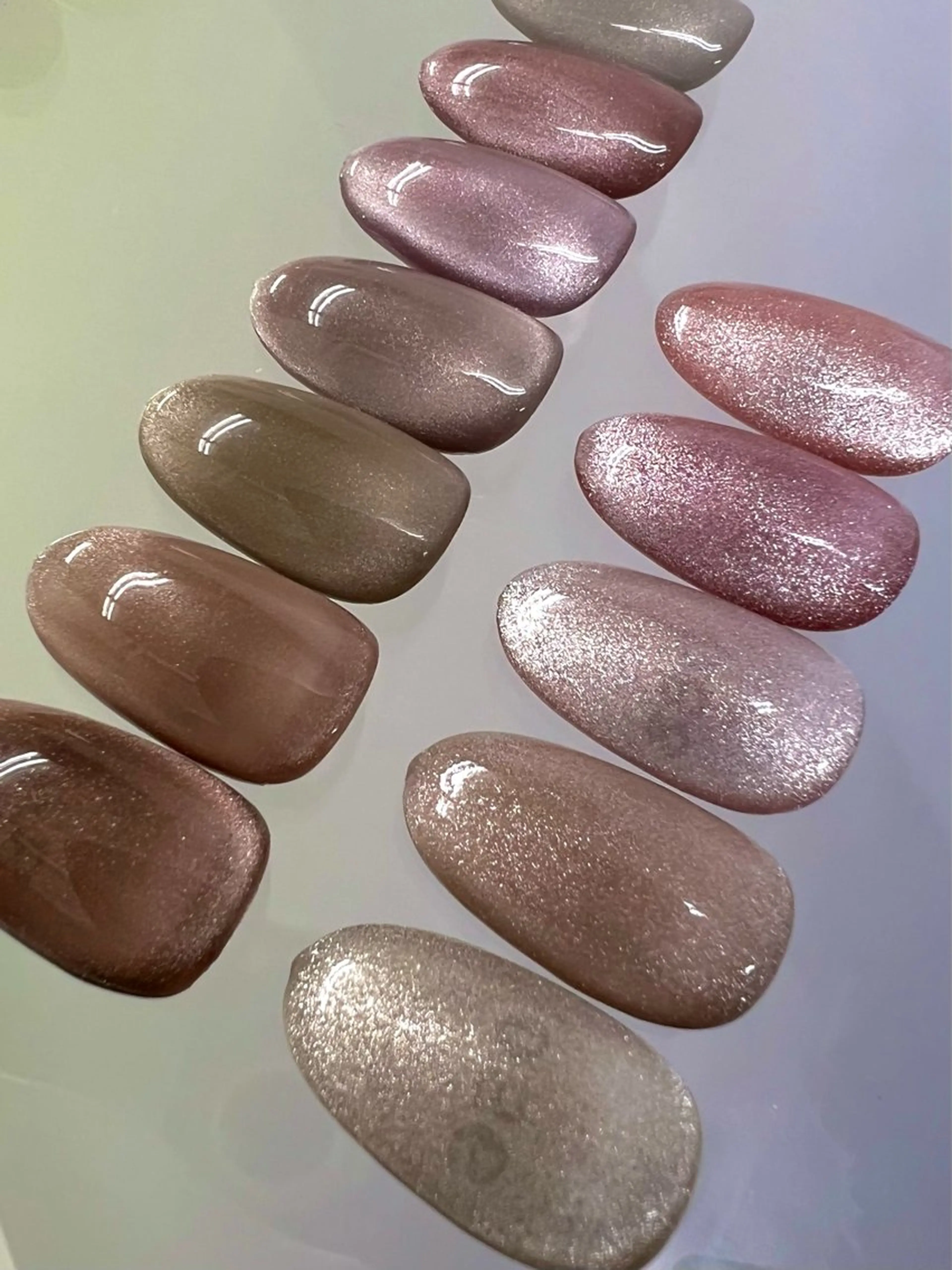 ネイル マグネットネイル 🫧💜 Yoshizawaのネイルデザイン