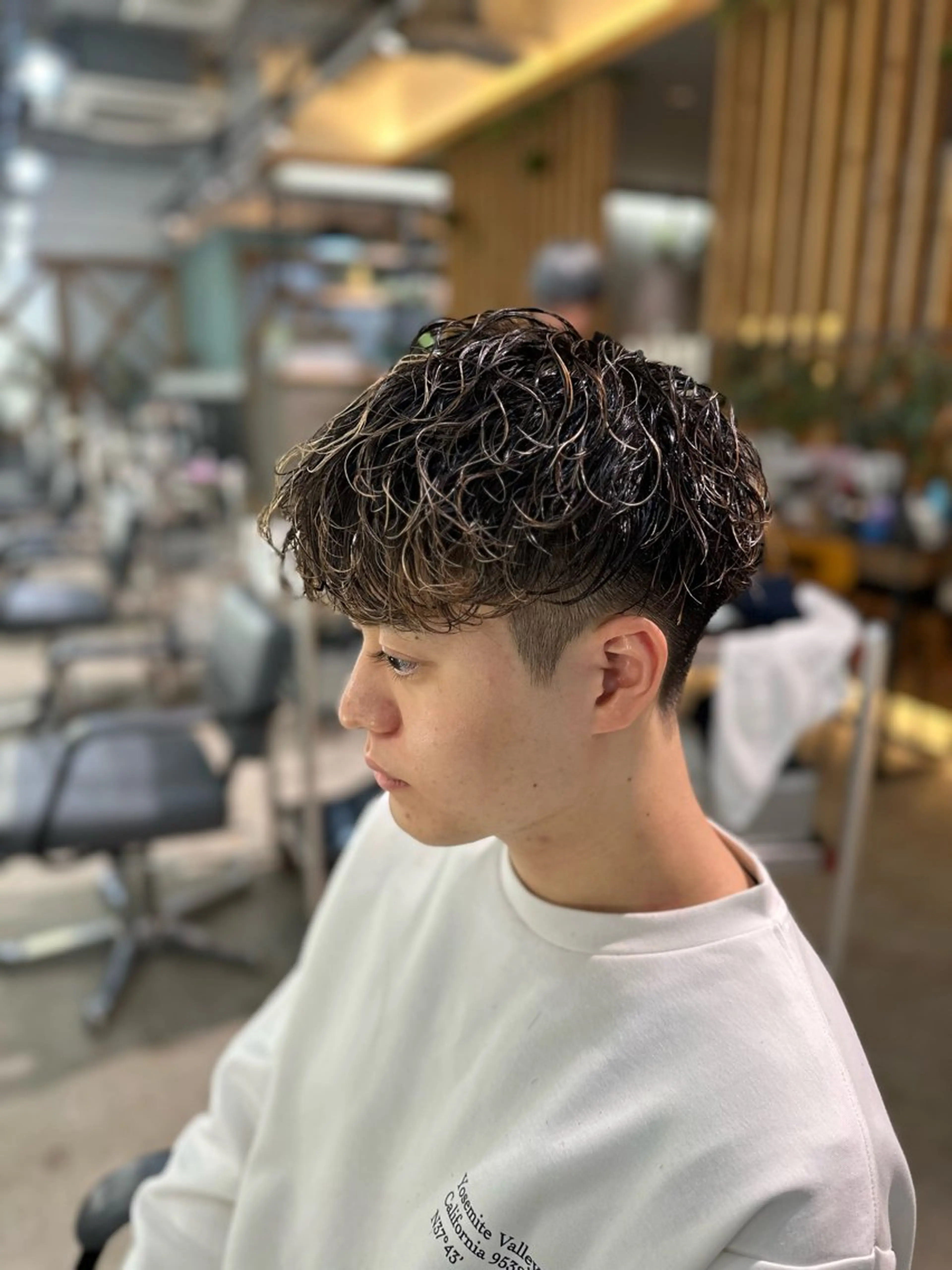 カラー パーマ メンズ メンズハイライト メンズパーマ ハイライトカラー カット パーマ 溜 一太のヘアスタイル