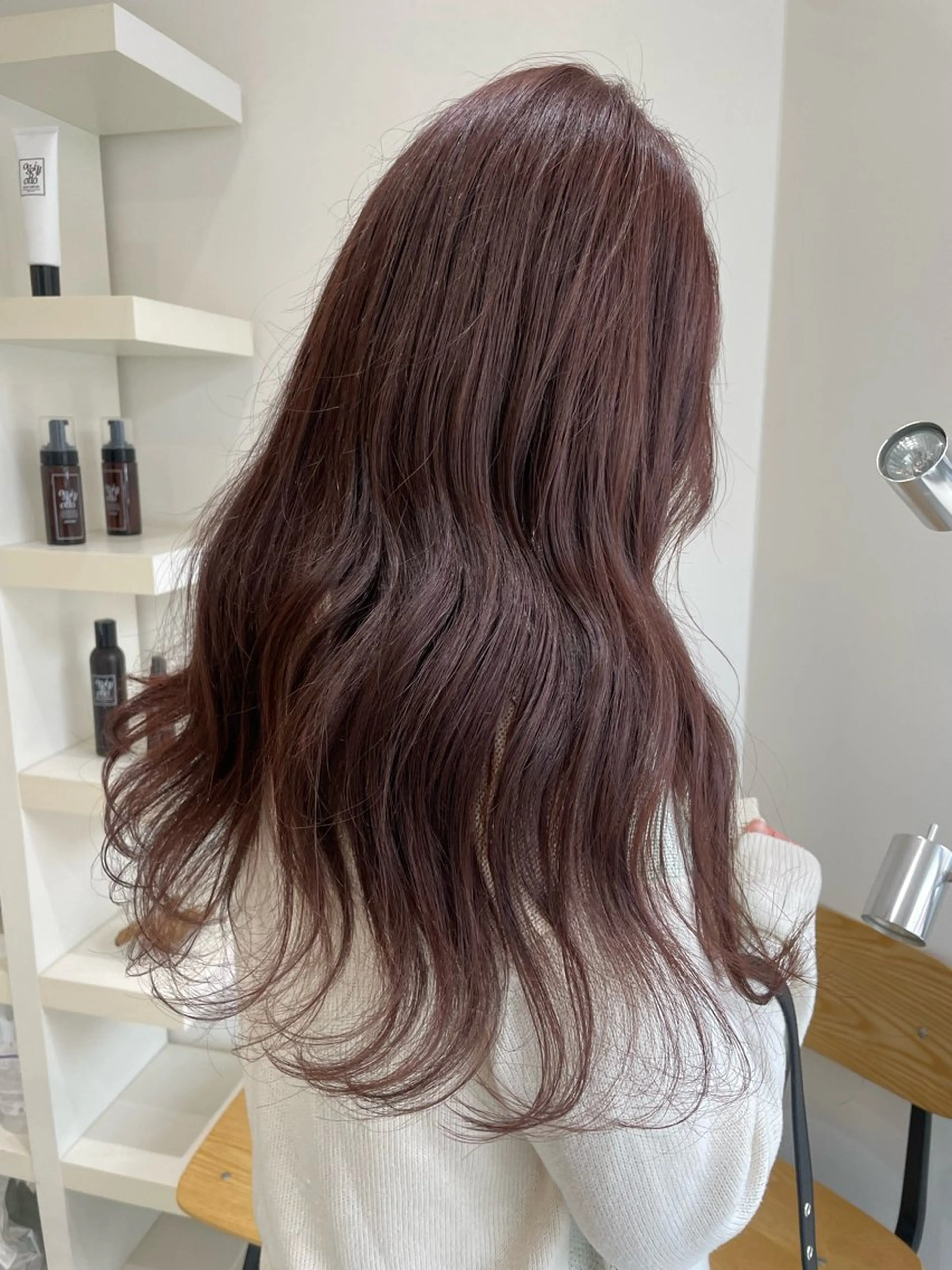 ロング カラー 根岸 麻菜のヘアスタイル