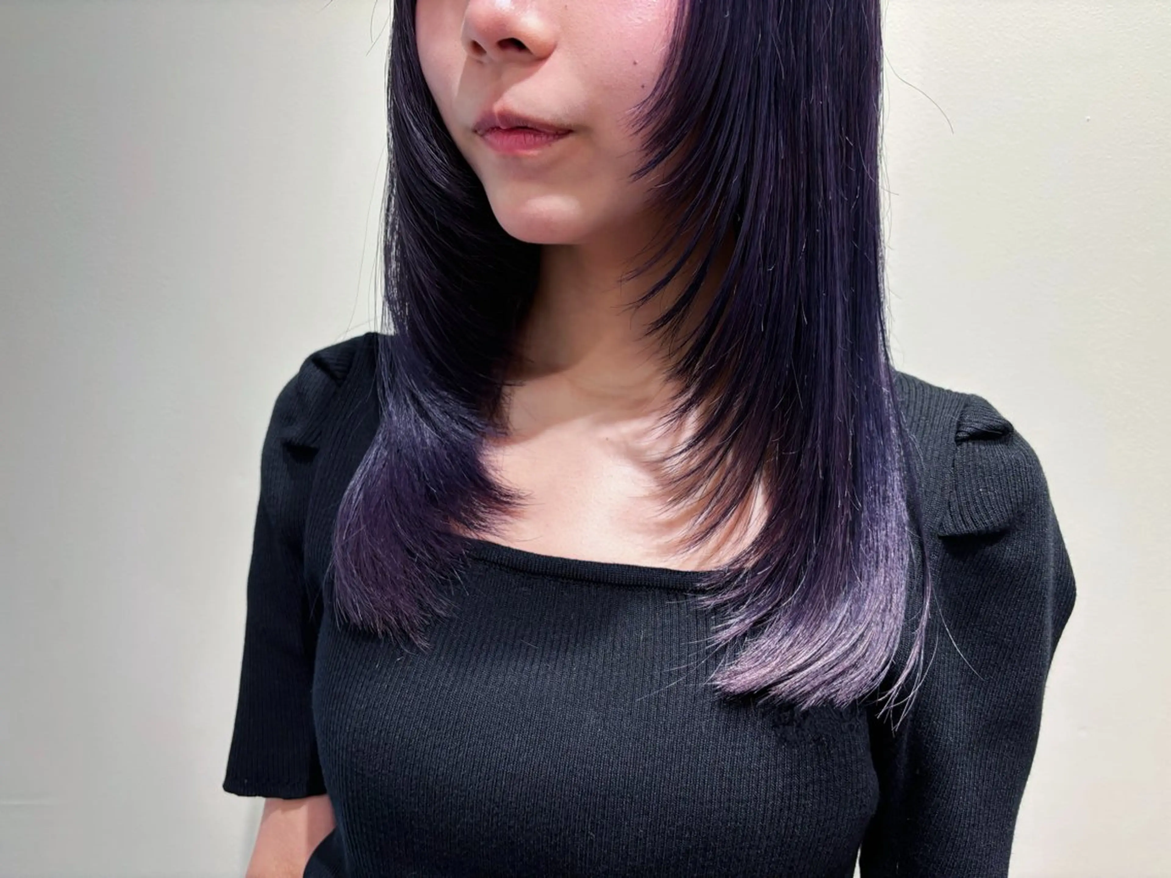 セミロング カラー ブルーカラー ブルーバイオレット バイオレットカラー 顔まわりレイヤー 顔周りカット ヘアカラー ducha所属・DUCHA Tomida naoのヘアスタイル