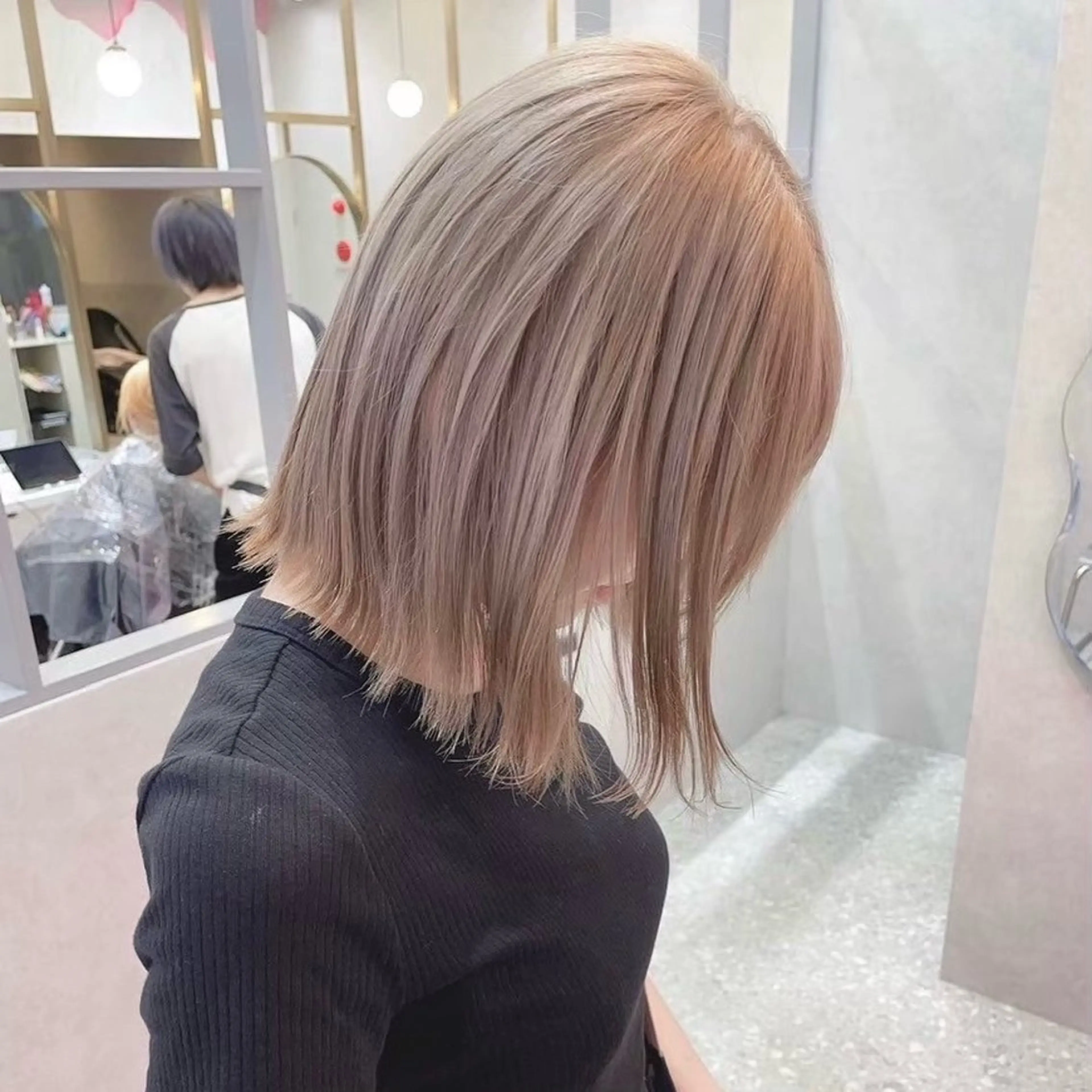 ミディアム カラー Lond Le'a /ハイトーンカラーのヘアスタイル