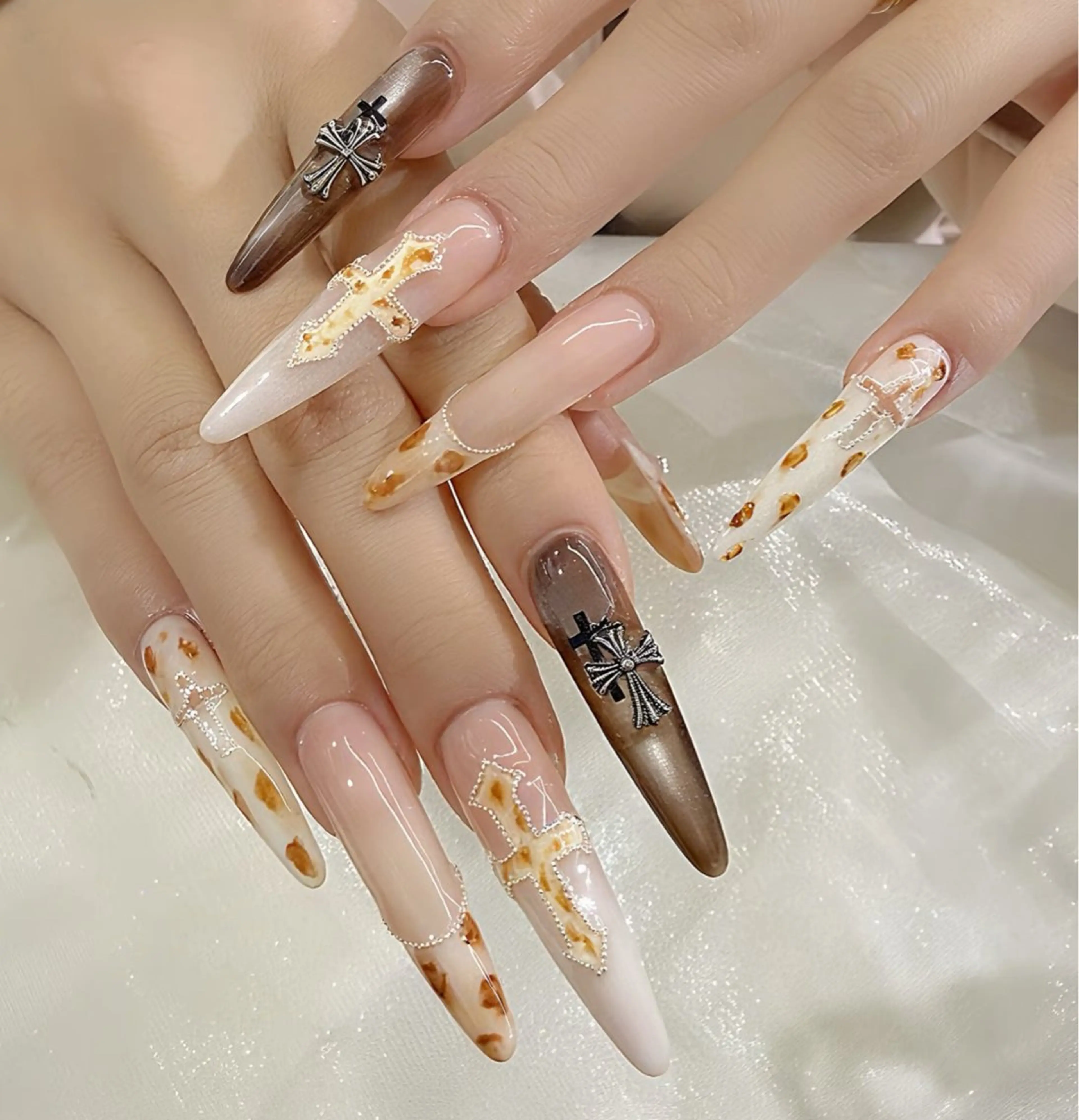 ネイル ハンドネイル ハンドケア 🍑 momo_nailのネイルデザイン