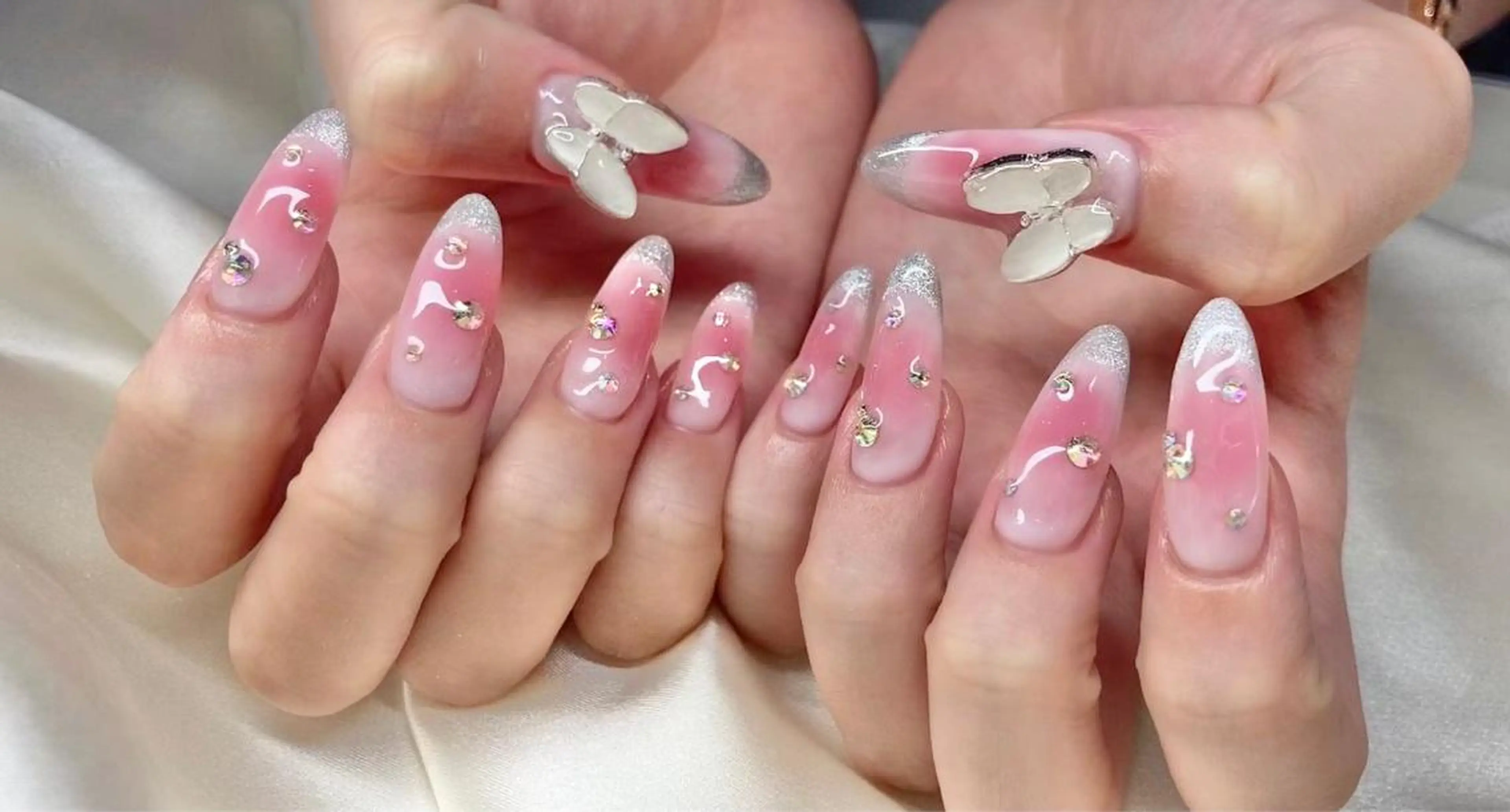 ネイル マツエク・マツパ アイブロウ 眉カラー 韓国風マツエク パリジェンヌラッシュリフト まつげパーマ ワンホンマツエク ハンドネイル Nail&eye Belire 新宿のネイルデザイン