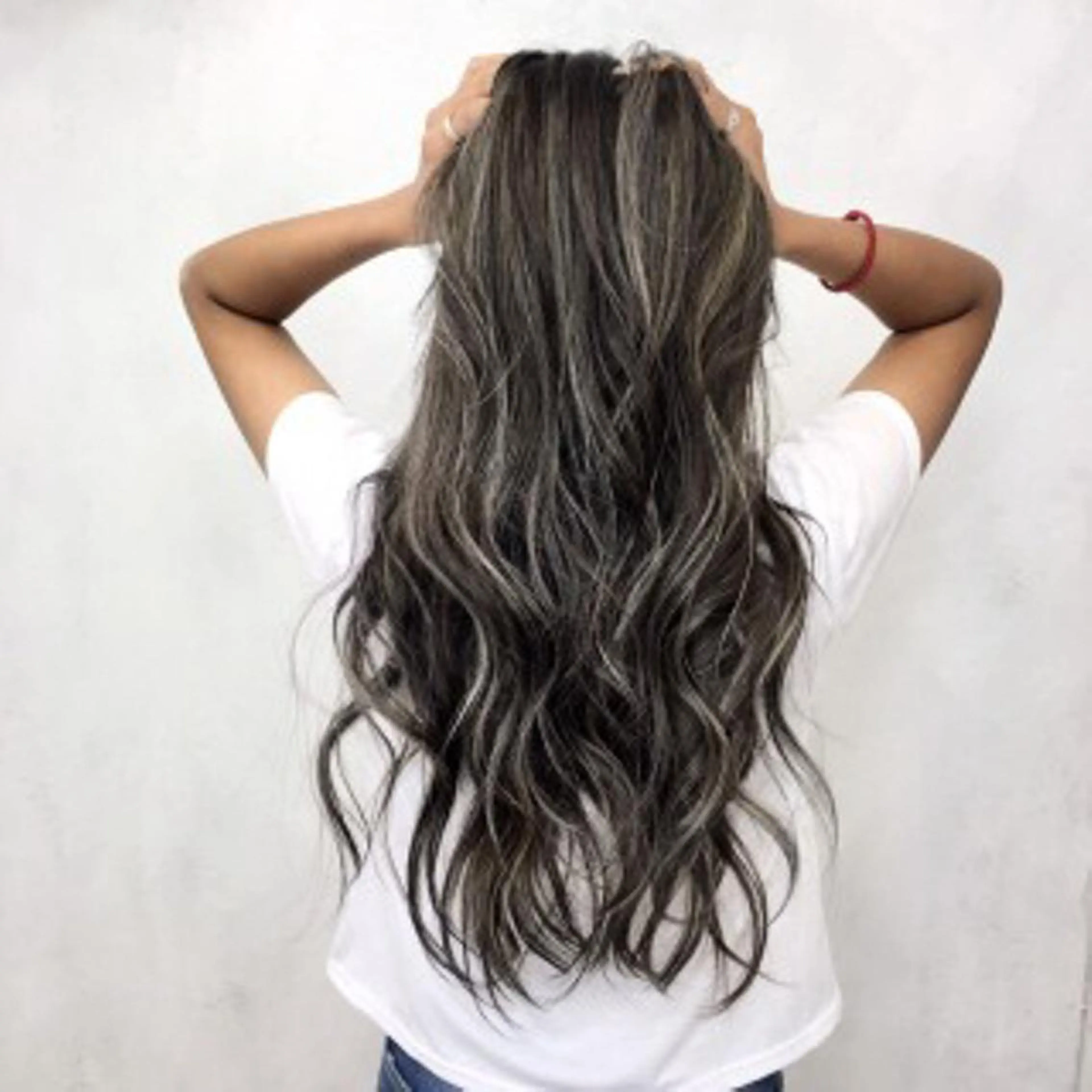 ロング カラー グレージュ ハイライトカラー ハイライト 🌈ぷる艶カラー🌈 髪質改善👑柳沼尚貴のヘアスタイル