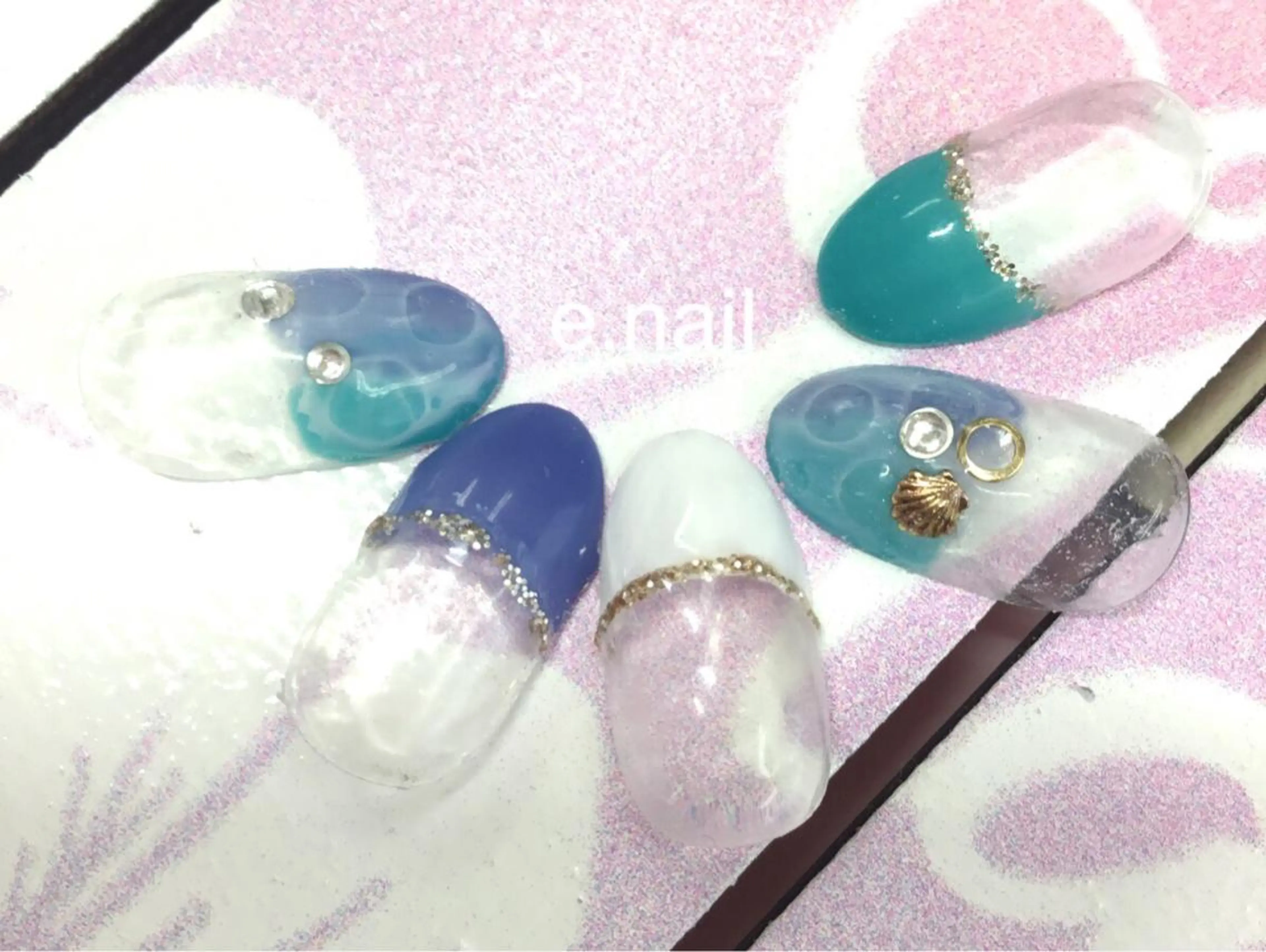 ネイル e.nail所属・和賀井 恵理のネイルデザイン
