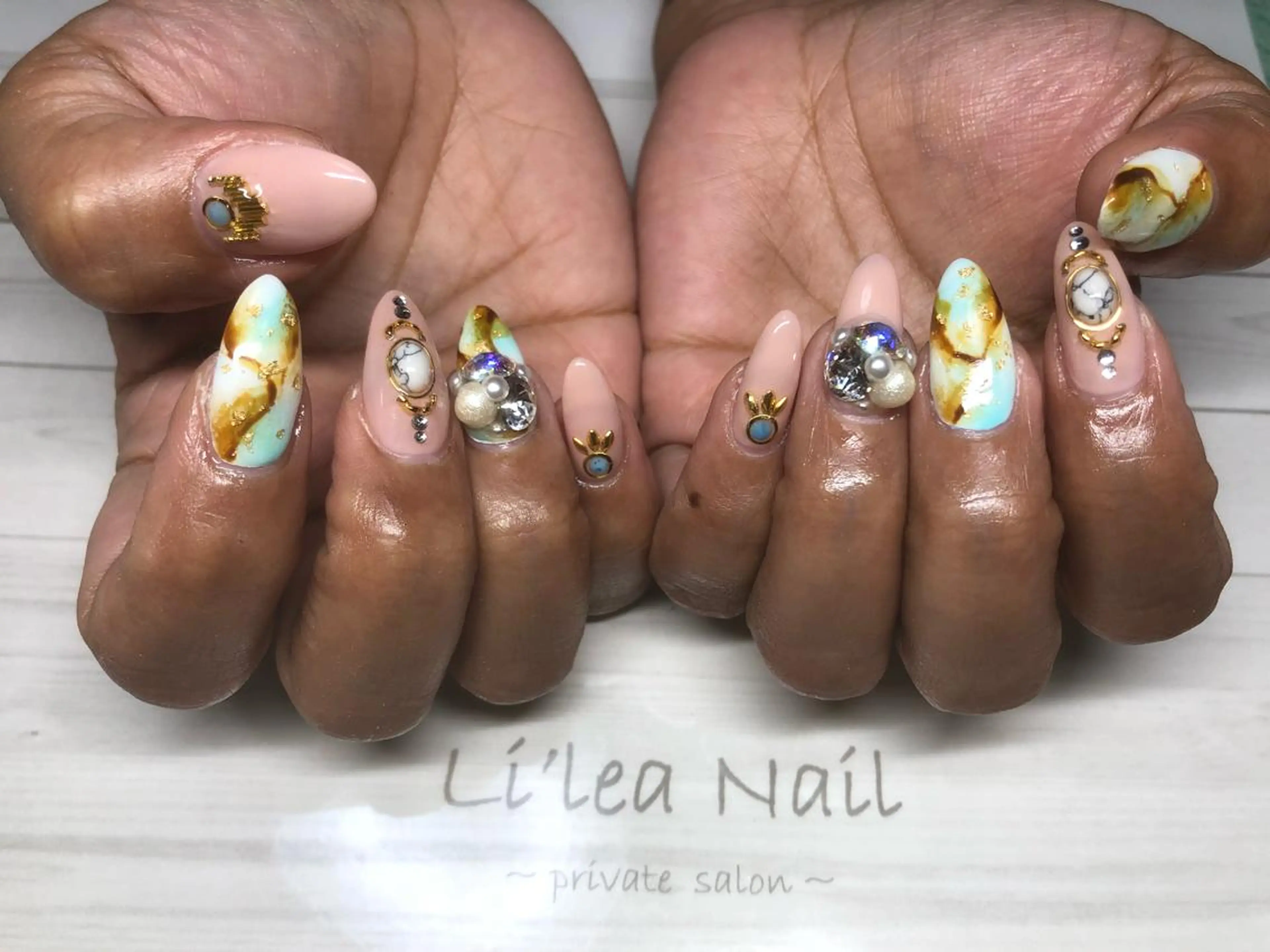 ネイル Li'leaNail AINAのネイルデザイン