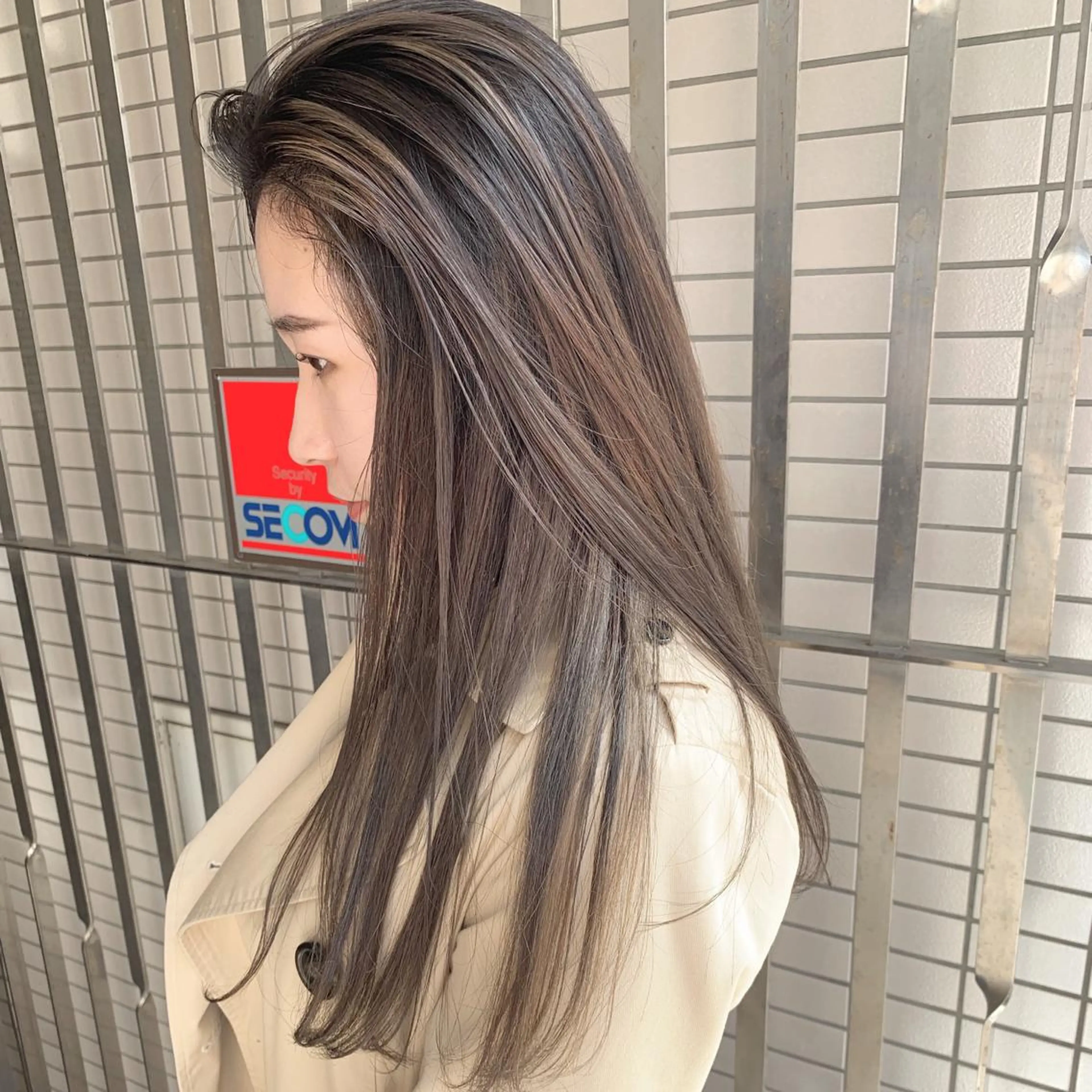 ロング カラー バレイヤージュ レイヤーカット AMI Hair Supply所属・YUSUKE レイヤーカットカラーのヘアスタイル