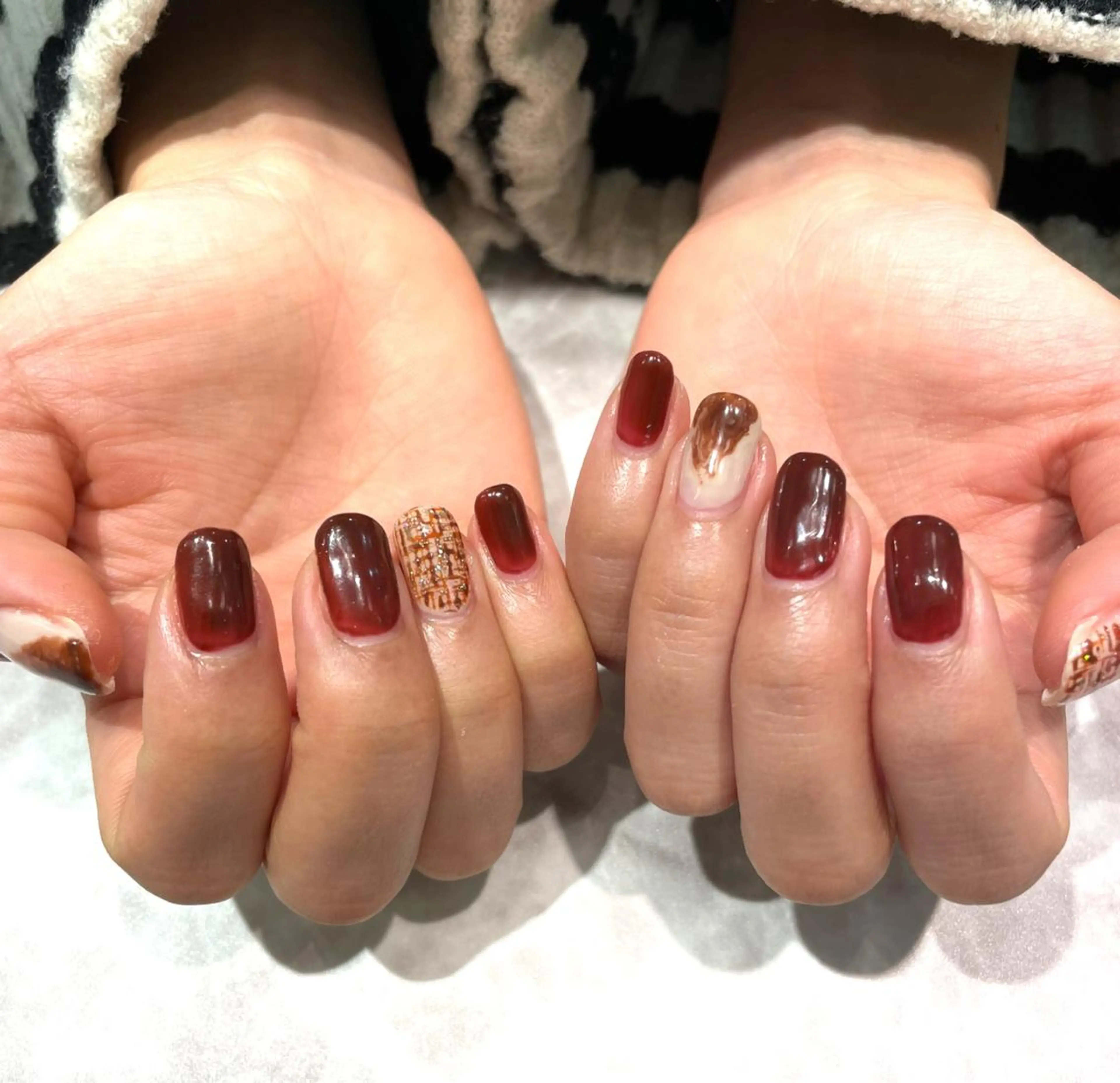ネイル ボルドー ツイードネイル Liora所属・nail mnのネイルデザイン