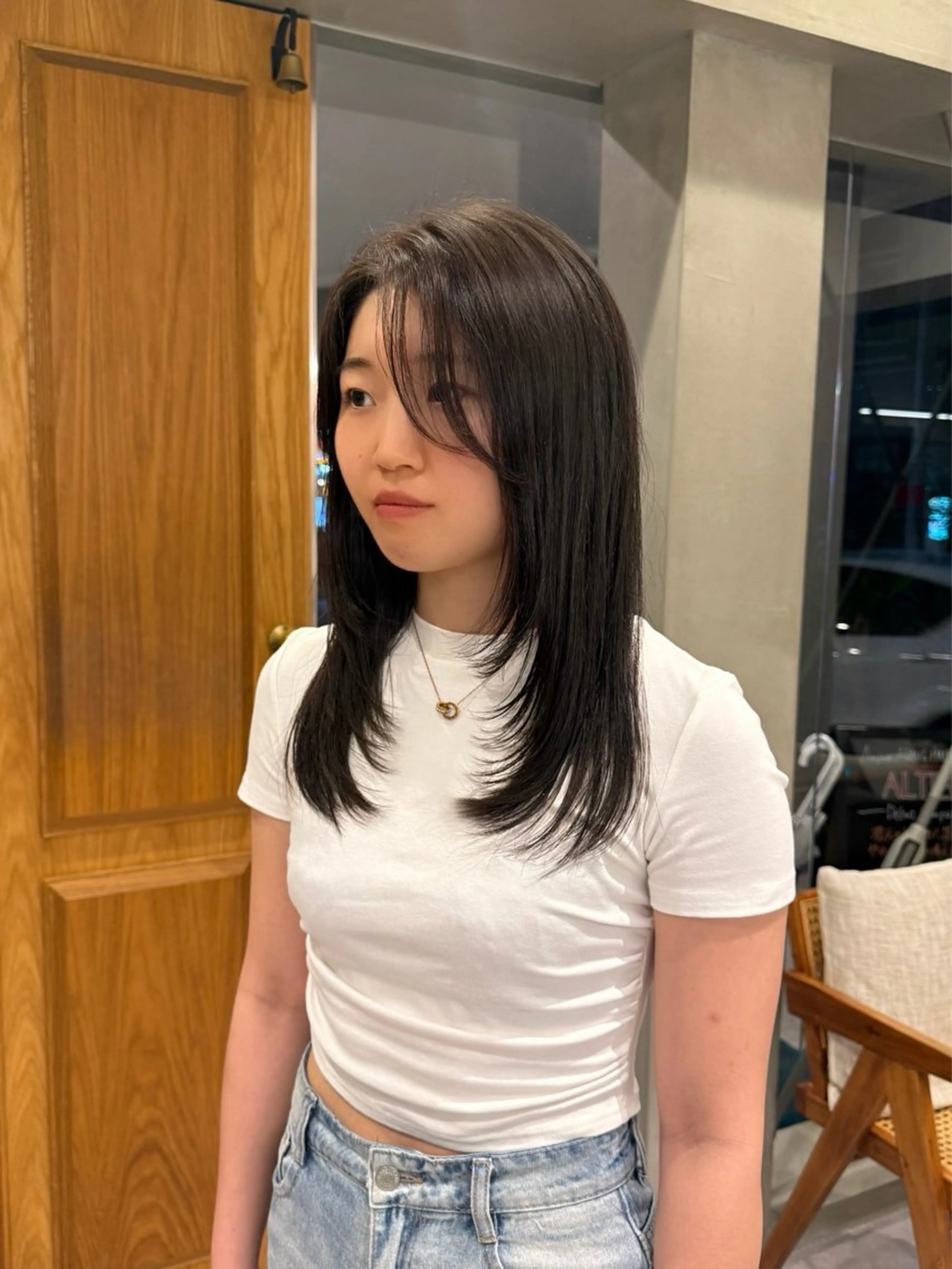 ロング 韓国風ヘア レイヤーカット AILERON 陣岸のヘアスタイル