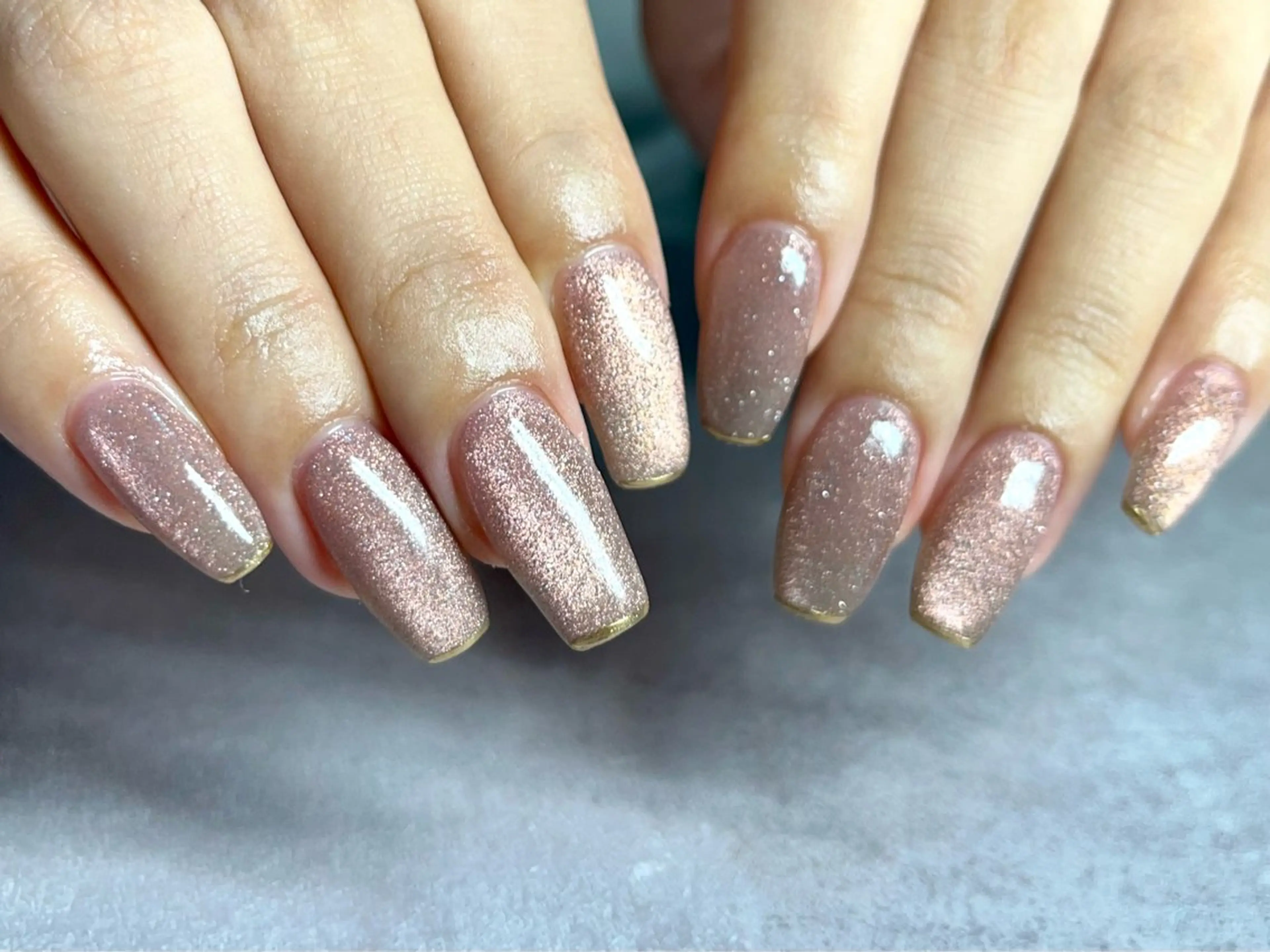 ネイル フラッシュネイル フラッシュマグ ジェルネイル ラメ(グリッター) マグネットネイル kupu所属・ネイルサロン kupuのネイルデザイン