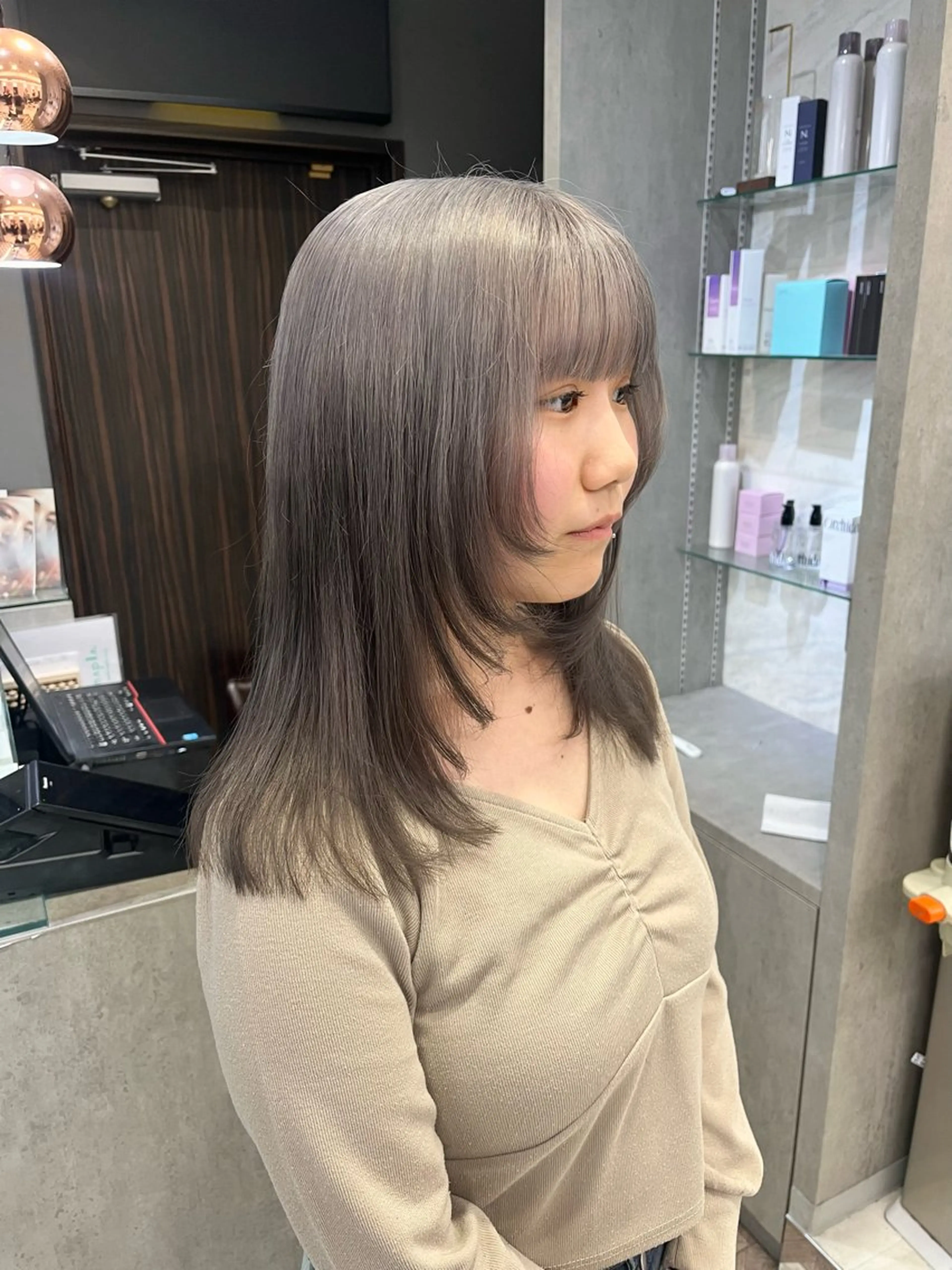 カラー ユイ☆ハイトーン ☆ブリーチデザインのヘアスタイル