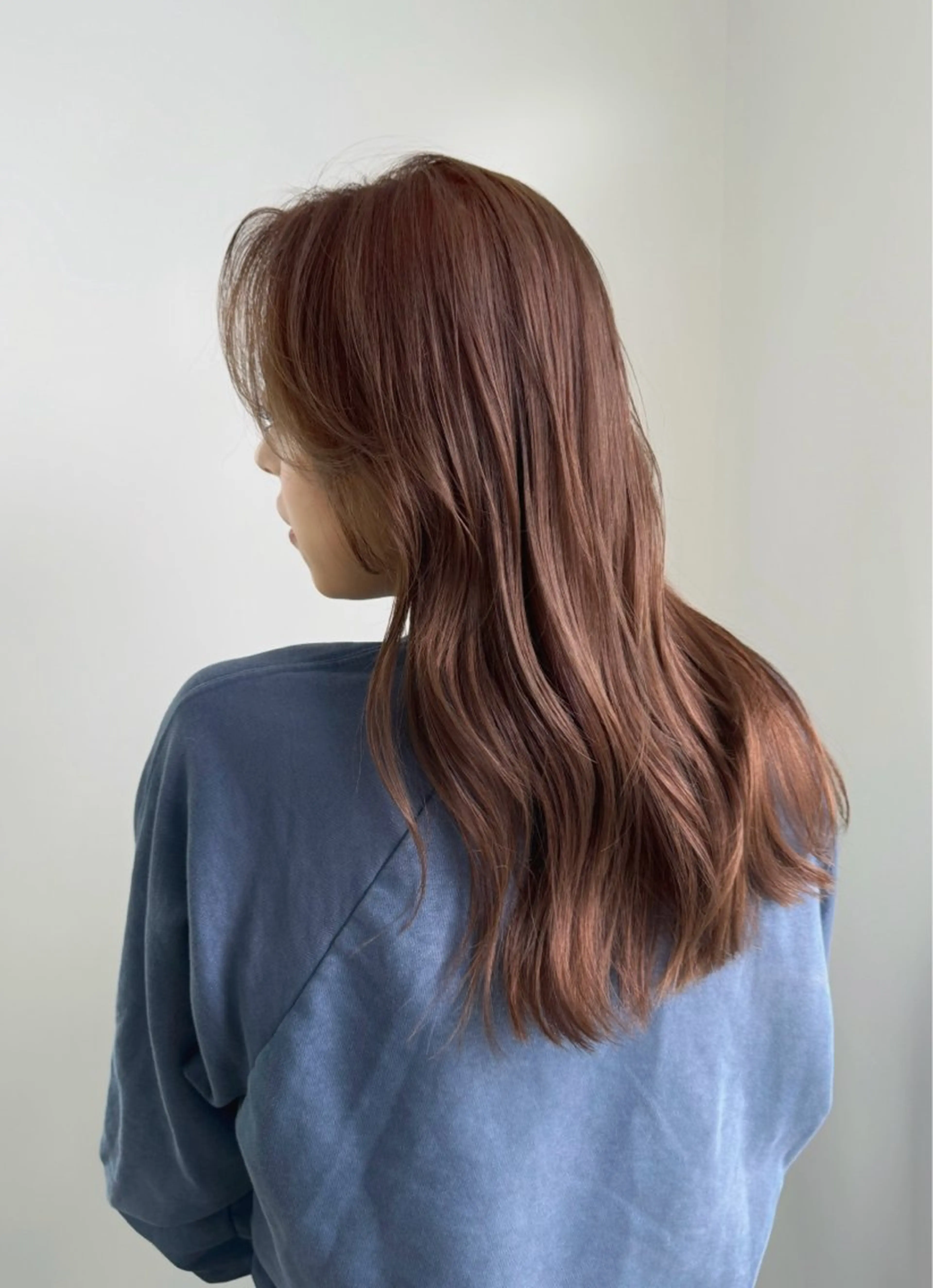 カラー maina/透明感 ベージュ/ブラウンのヘアスタイル